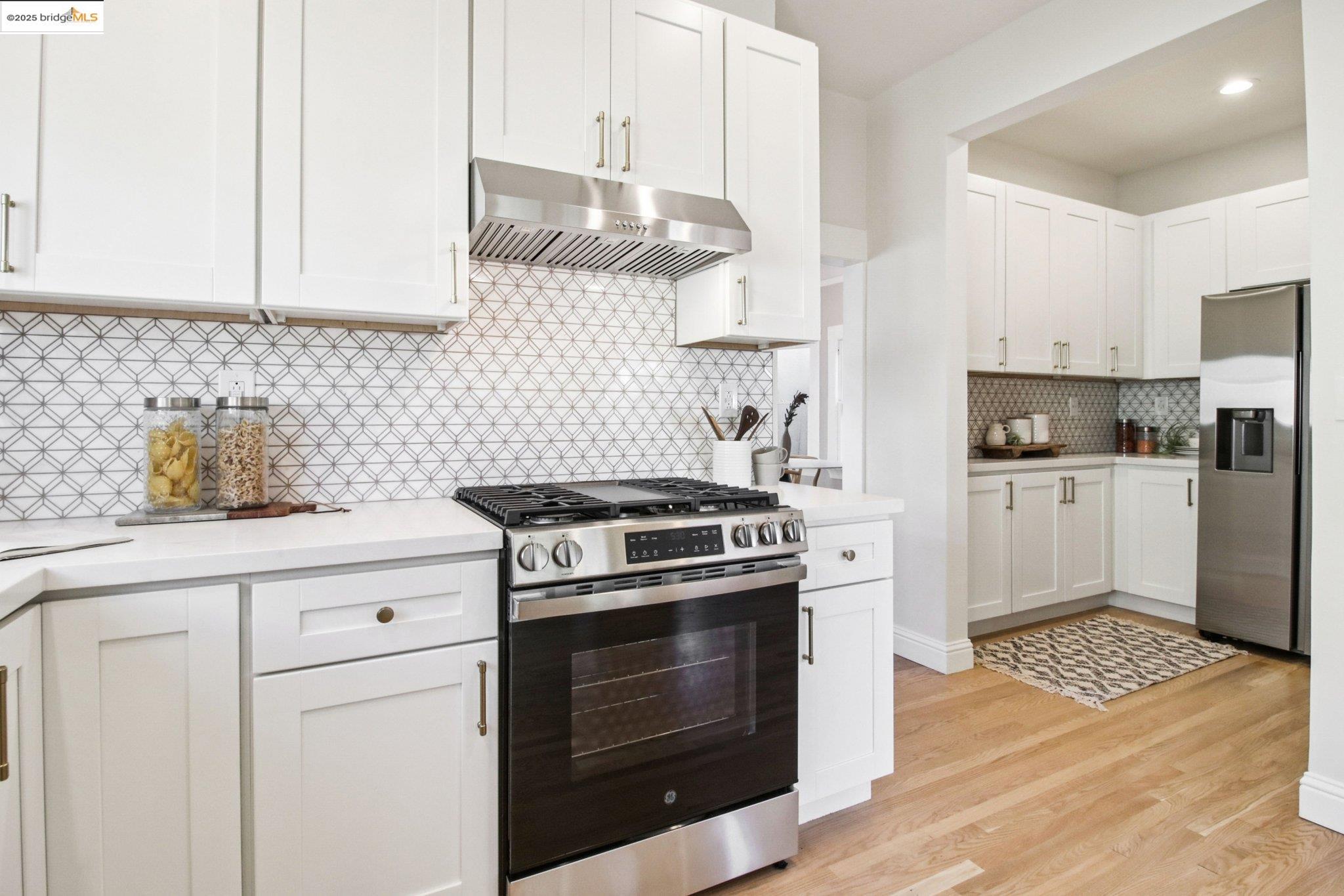 Detail Gallery Image 20 of 40 For 5361 Thomas Ave, Oakland,  CA 94618 - 2 Beds | 1 Baths