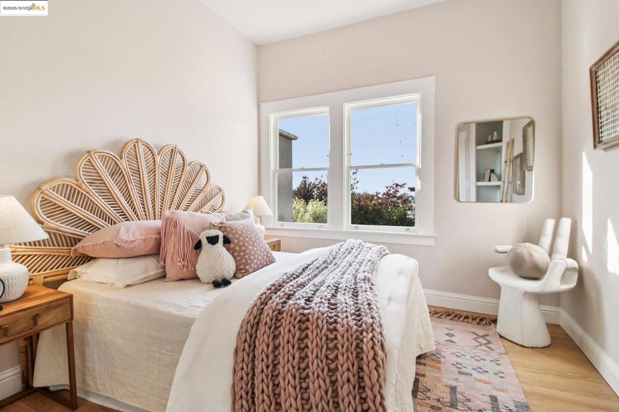 Detail Gallery Image 25 of 40 For 5361 Thomas Ave, Oakland,  CA 94618 - 2 Beds | 1 Baths