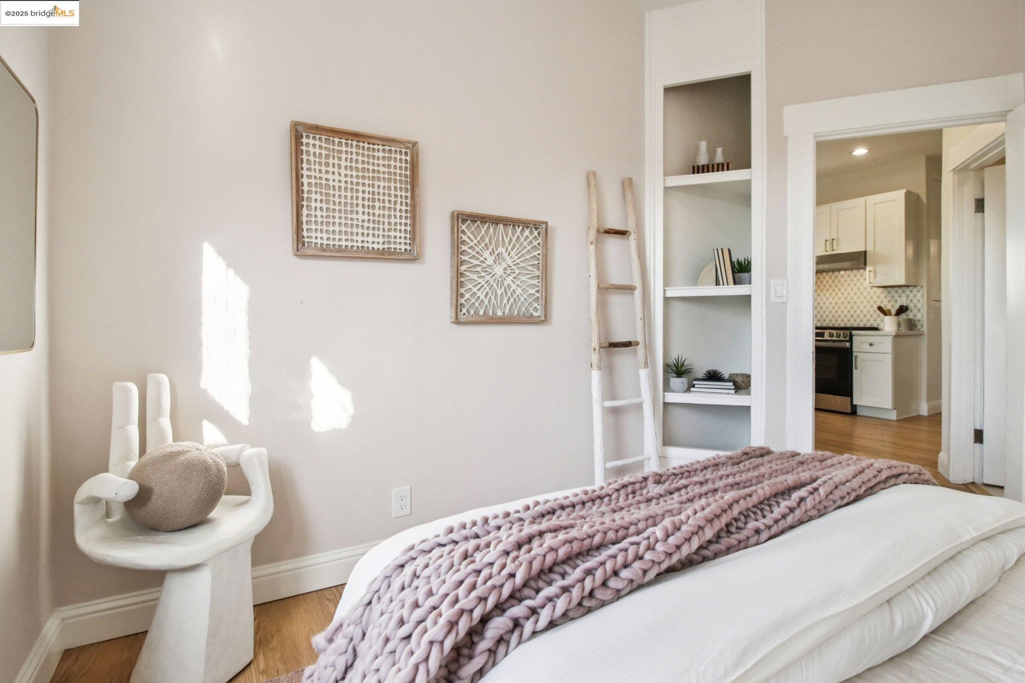 Detail Gallery Image 26 of 40 For 5361 Thomas Ave, Oakland,  CA 94618 - 2 Beds | 1 Baths