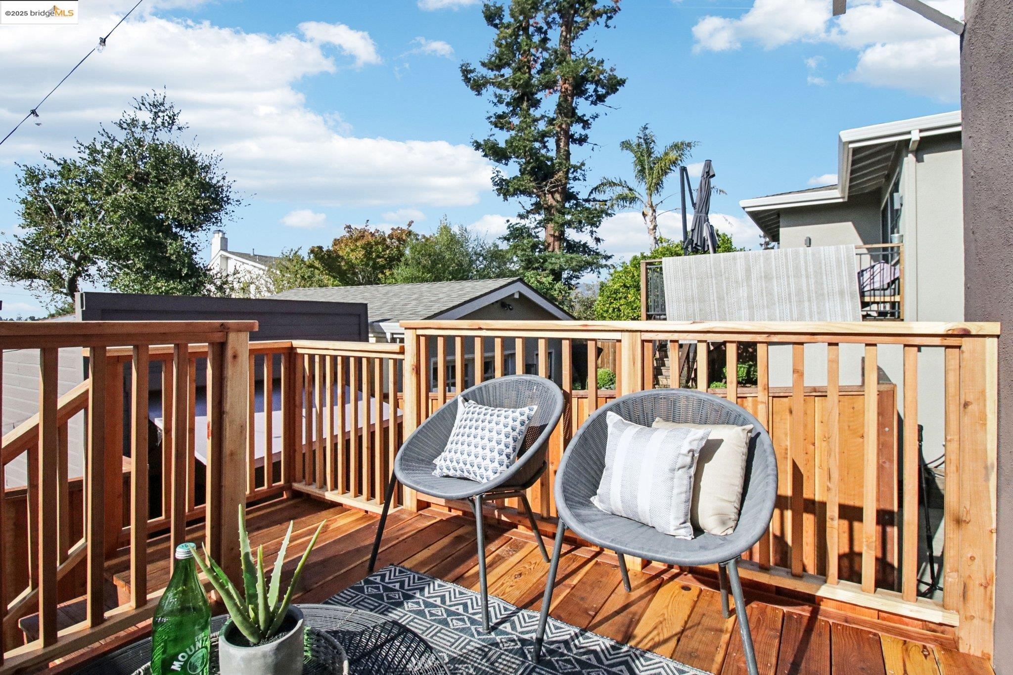 Detail Gallery Image 31 of 40 For 5361 Thomas Ave, Oakland,  CA 94618 - 2 Beds | 1 Baths