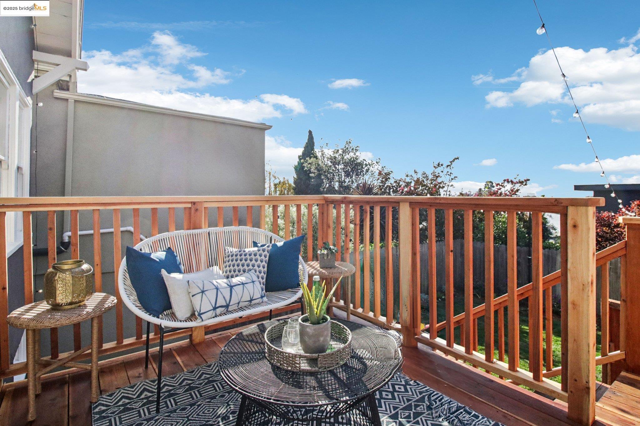 Detail Gallery Image 32 of 40 For 5361 Thomas Ave, Oakland,  CA 94618 - 2 Beds | 1 Baths