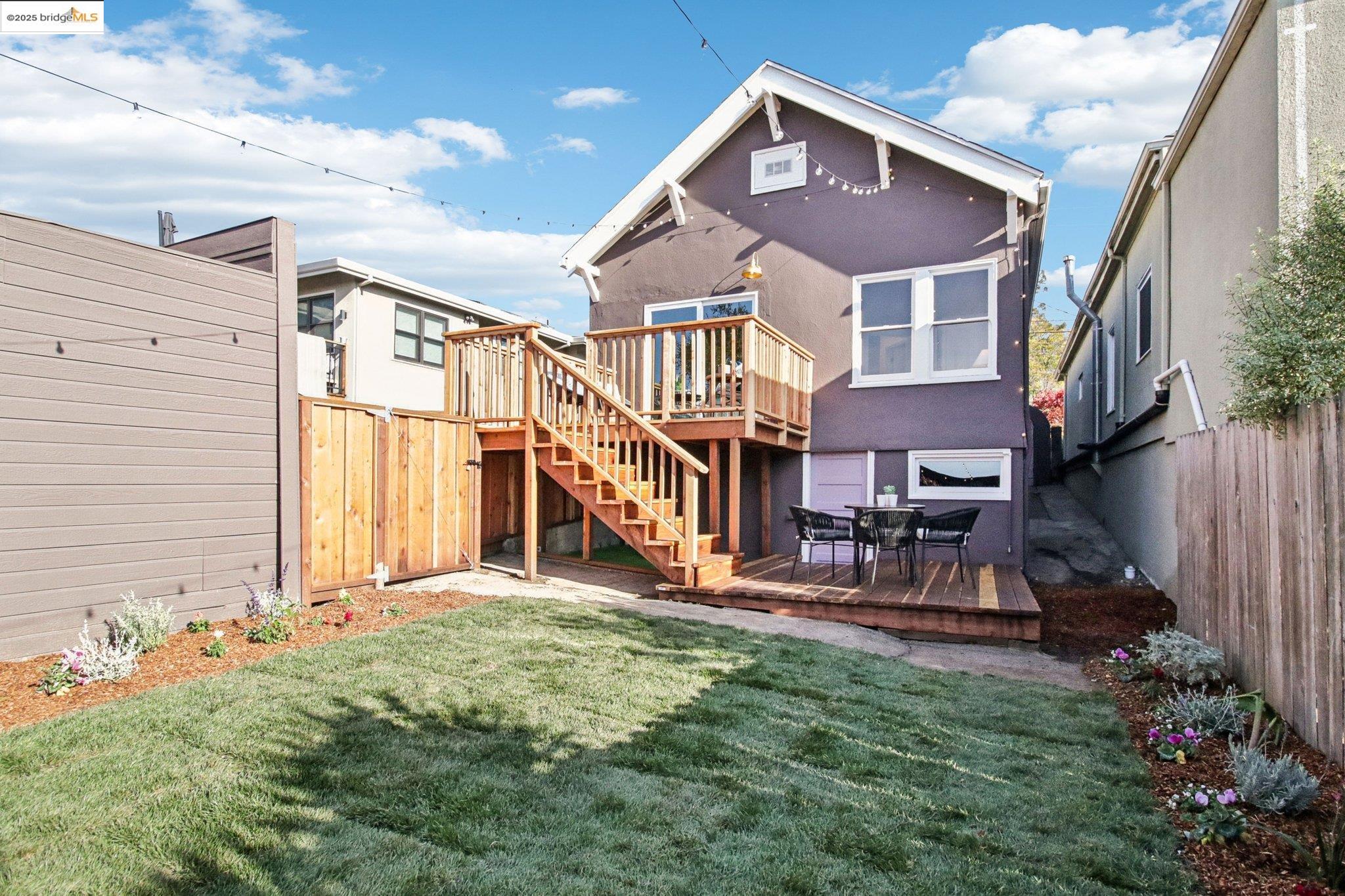 Detail Gallery Image 36 of 40 For 5361 Thomas Ave, Oakland,  CA 94618 - 2 Beds | 1 Baths