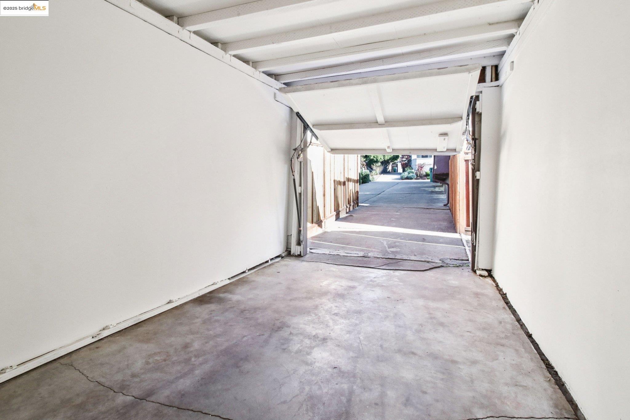 Detail Gallery Image 38 of 40 For 5361 Thomas Ave, Oakland,  CA 94618 - 2 Beds | 1 Baths