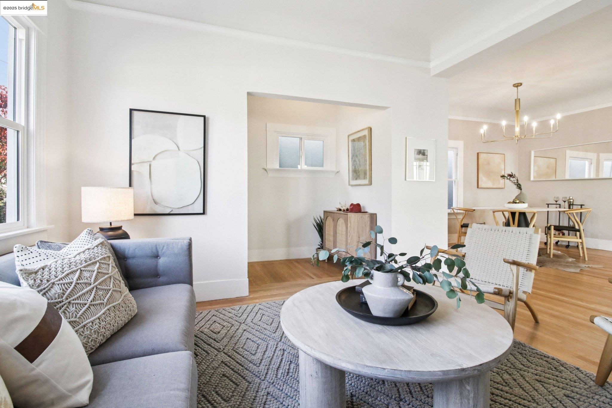 Detail Gallery Image 8 of 40 For 5361 Thomas Ave, Oakland,  CA 94618 - 2 Beds | 1 Baths