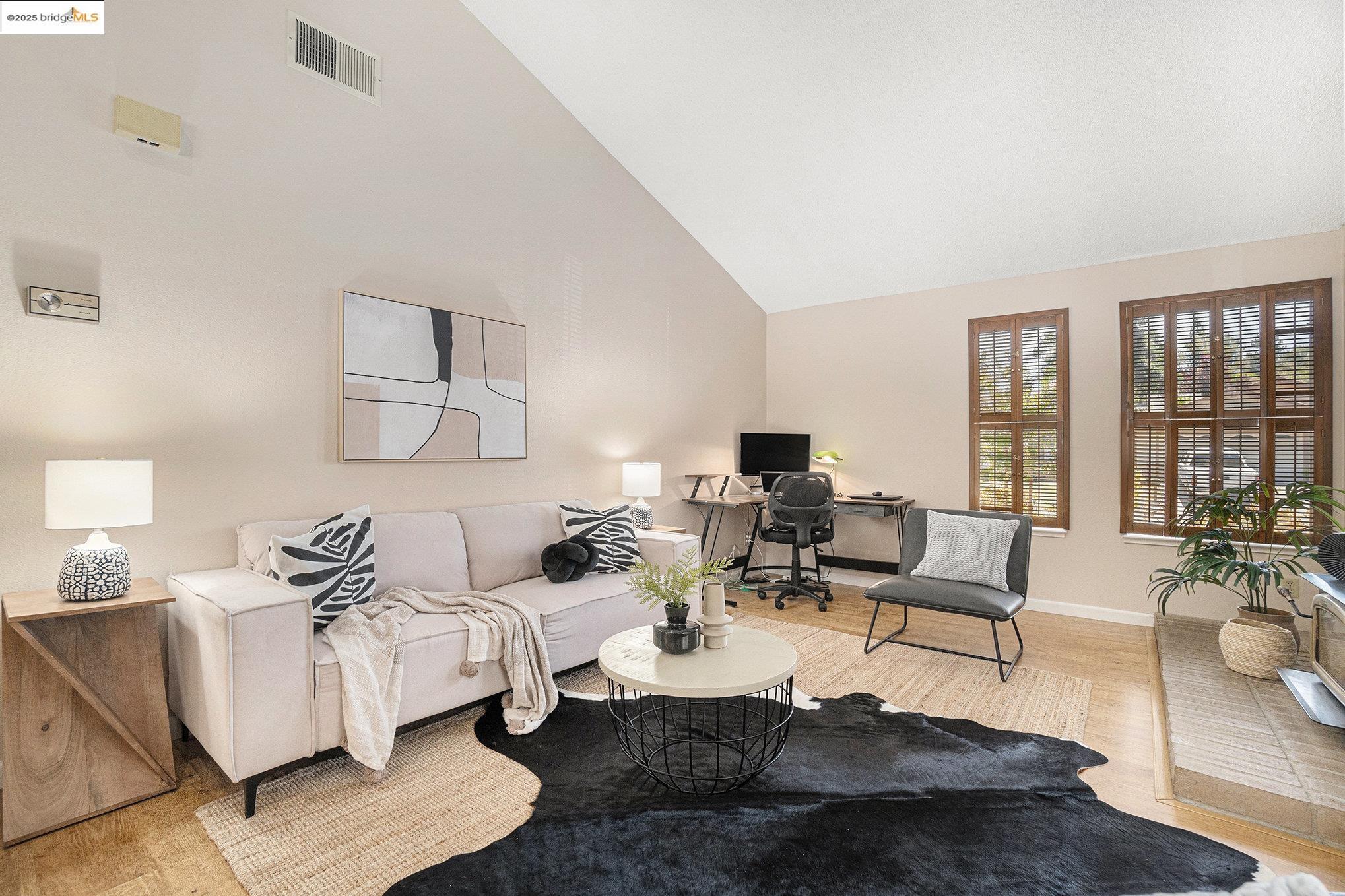 Front Image Thumbnail for EB41116412