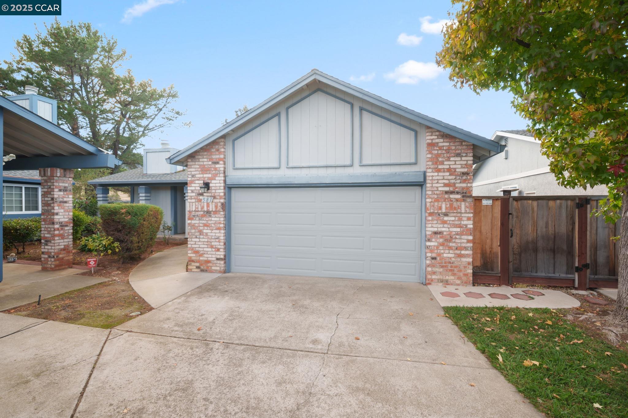 Detail Gallery Image 1 of 50 For 581 Mt Dell, Clayton,  CA 94517 - 4 Beds | 2 Baths