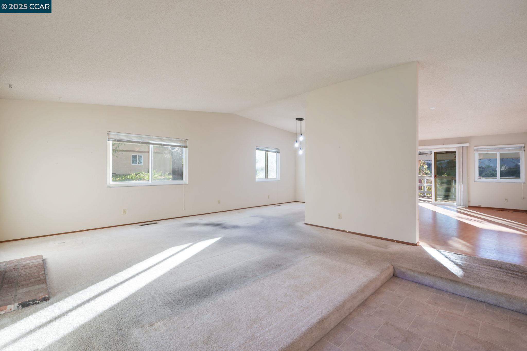 Detail Gallery Image 8 of 50 For 581 Mt Dell, Clayton,  CA 94517 - 4 Beds | 2 Baths