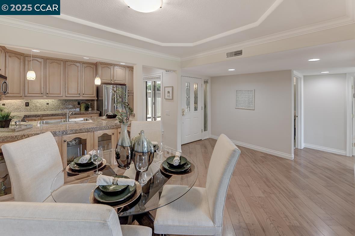 Detail Gallery Image 21 of 58 For 2409 Golden Rain Rd. #6,  Walnut Creek,  CA 94595 - 2 Beds | 1 Baths