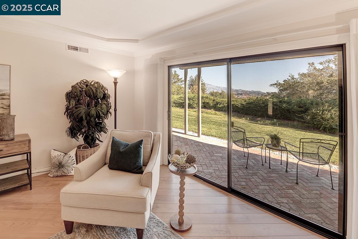 Detail Gallery Image 9 of 58 For 2409 Golden Rain Rd. #6,  Walnut Creek,  CA 94595 - 2 Beds | 1 Baths