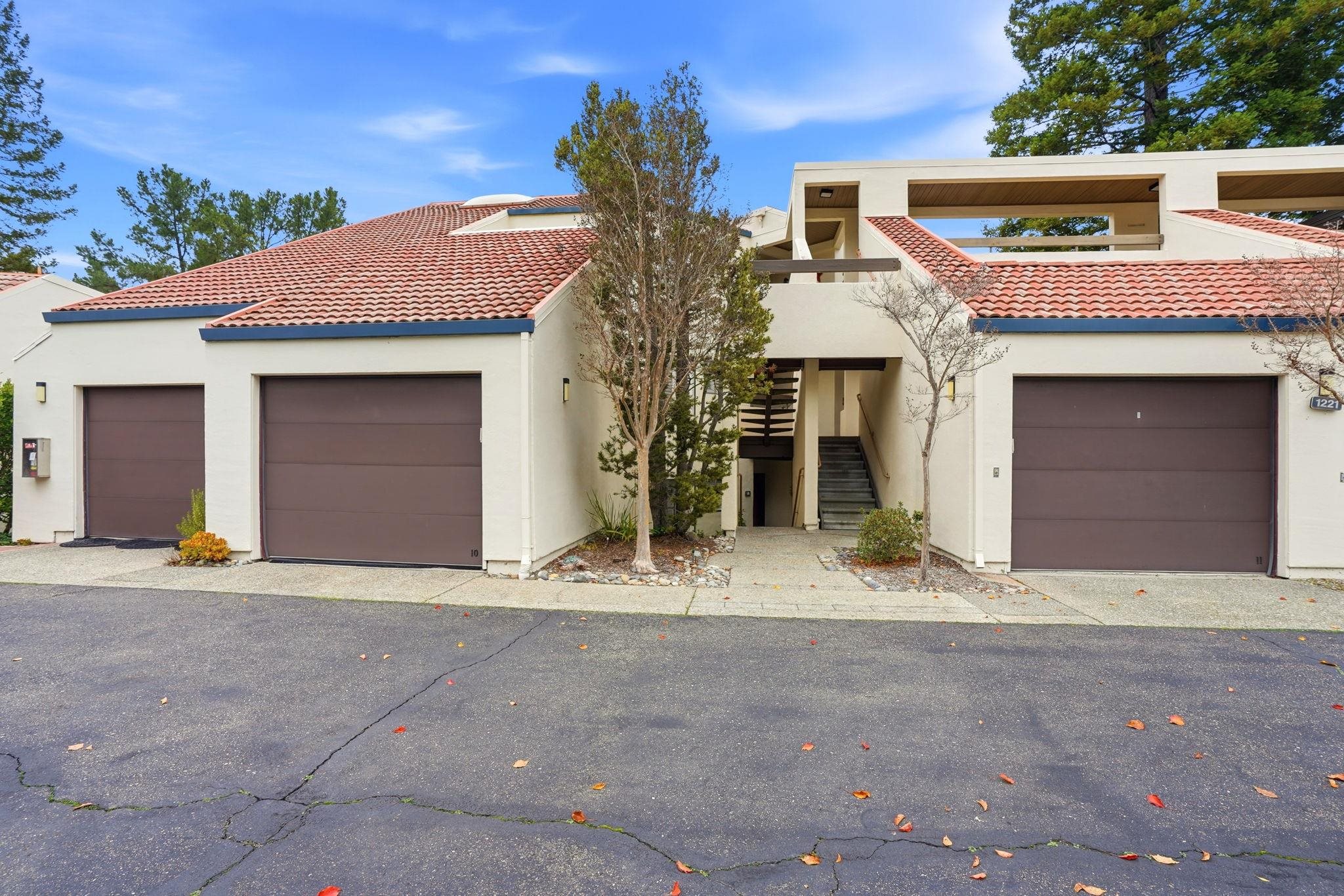 Detail Gallery Image 2 of 36 For 1221 Avenida Sevilla 1b,  Walnut Creek,  CA 94595 - 2 Beds | 2 Baths