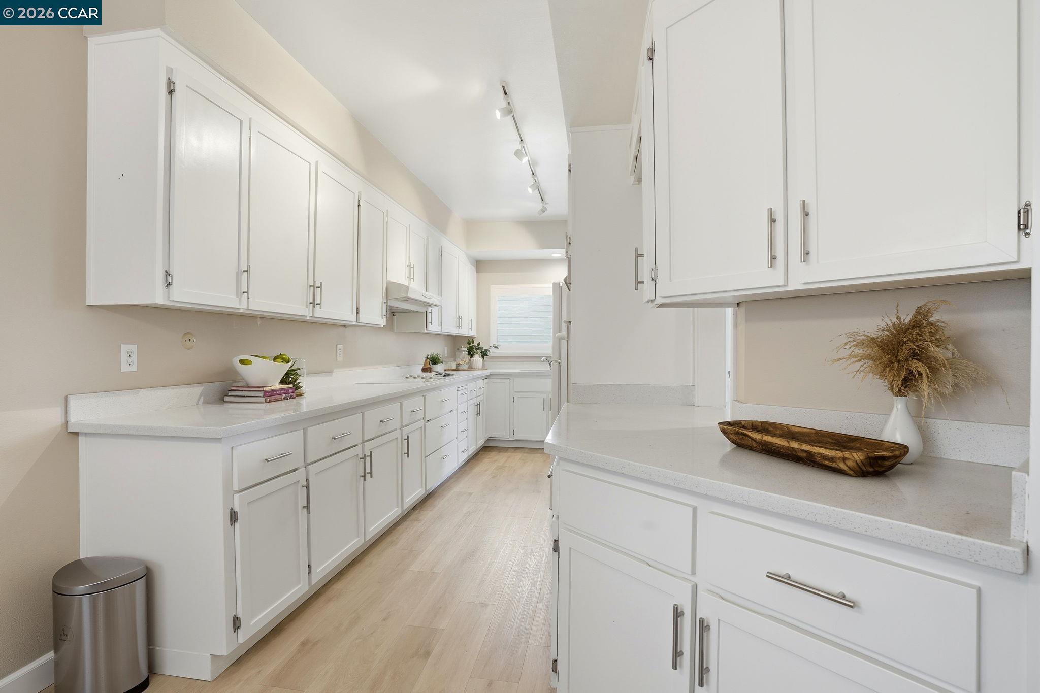 Photo #11: 41116416 Listing: Photo #11