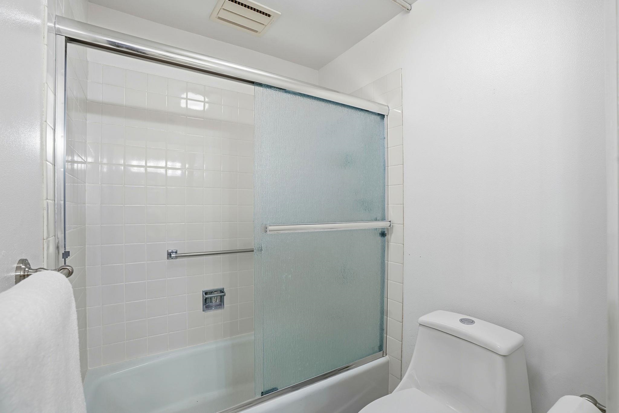 Detail Gallery Image 28 of 36 For 1221 Avenida Sevilla 1b,  Walnut Creek,  CA 94595 - 2 Beds | 2 Baths