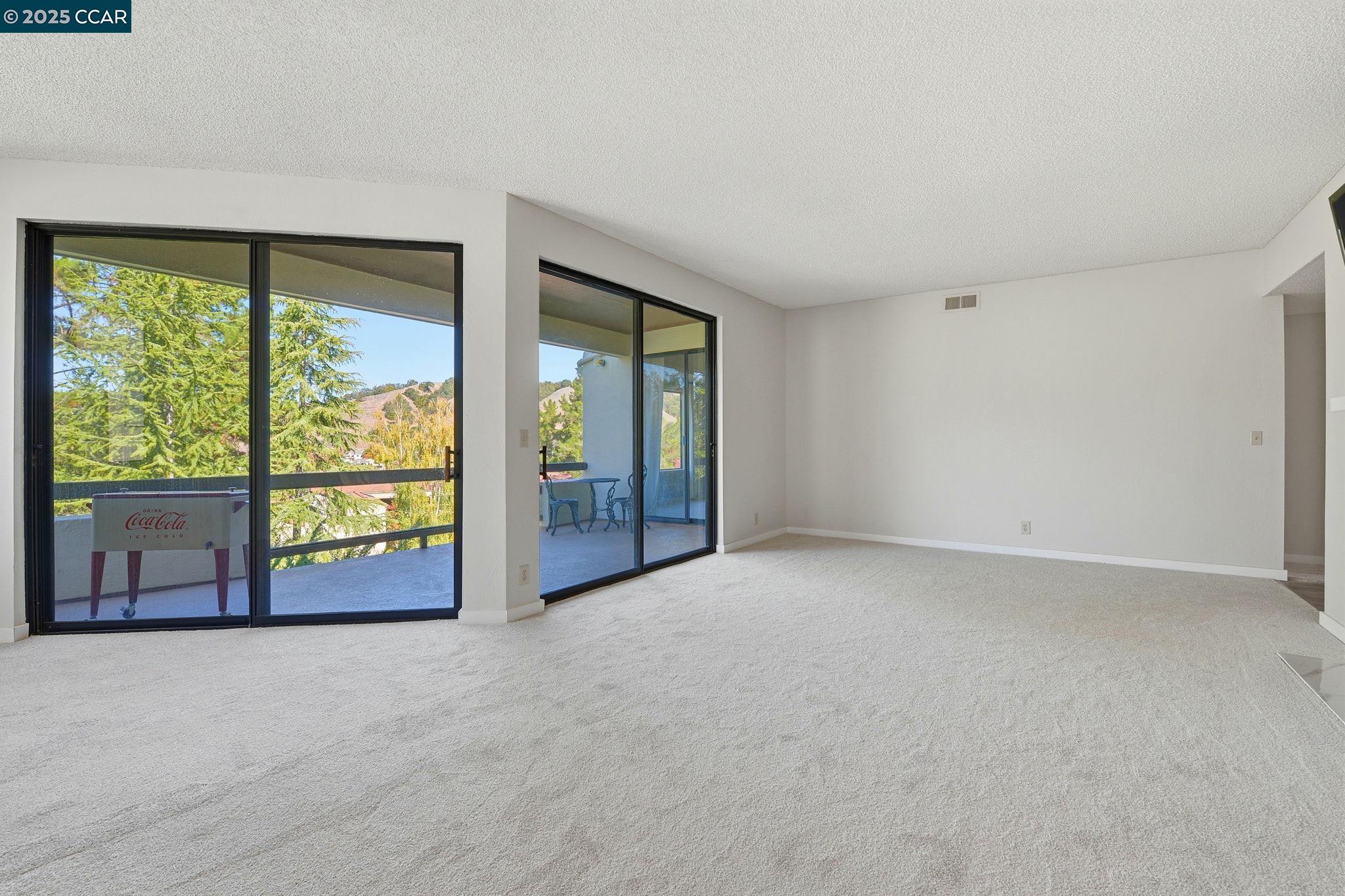 Detail Gallery Image 6 of 33 For 1221 Avenida Sevilla 1b,  Walnut Creek,  CA 94595 - 2 Beds | 2 Baths