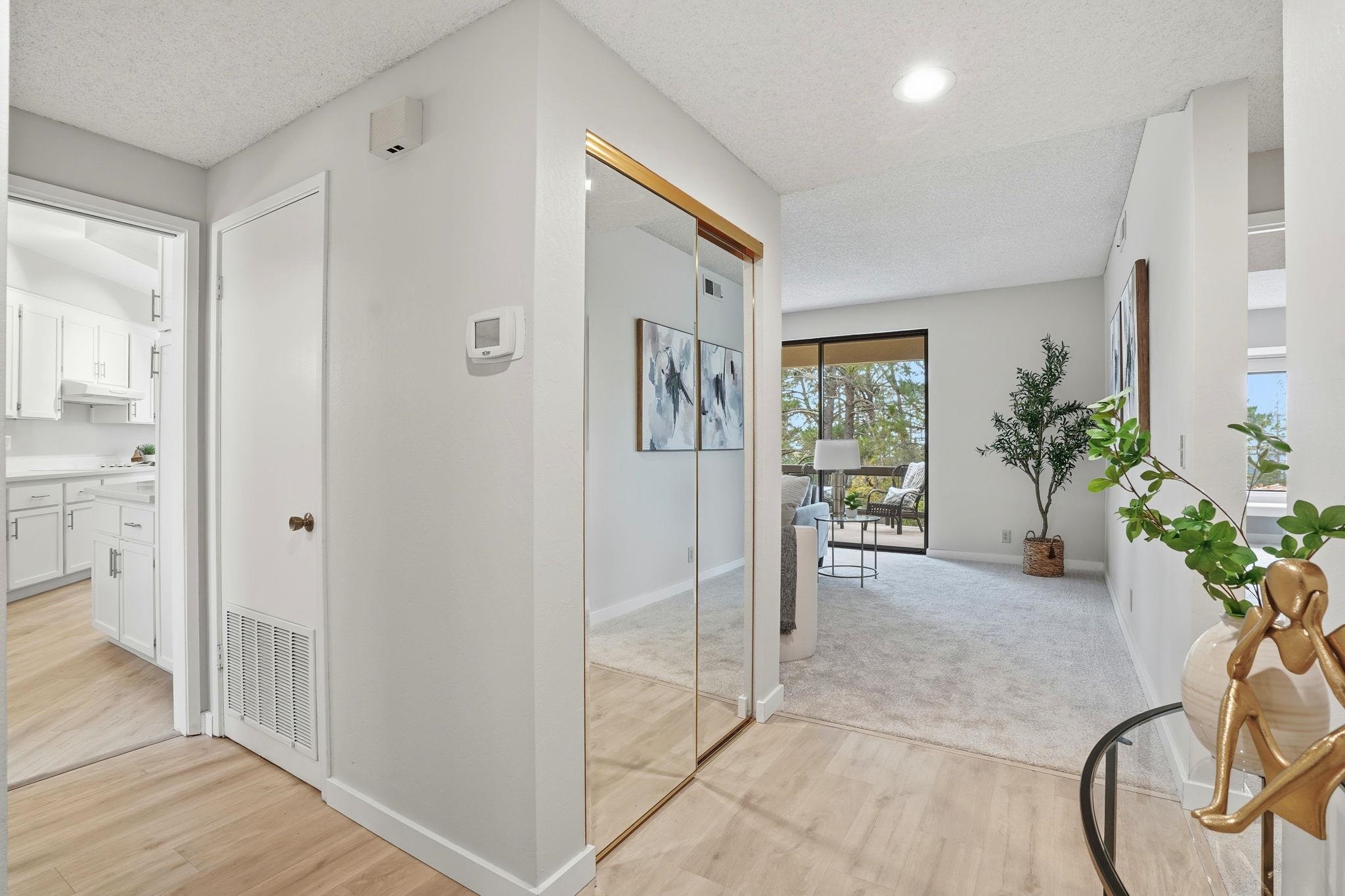 Detail Gallery Image 7 of 36 For 1221 Avenida Sevilla 1b,  Walnut Creek,  CA 94595 - 2 Beds | 2 Baths