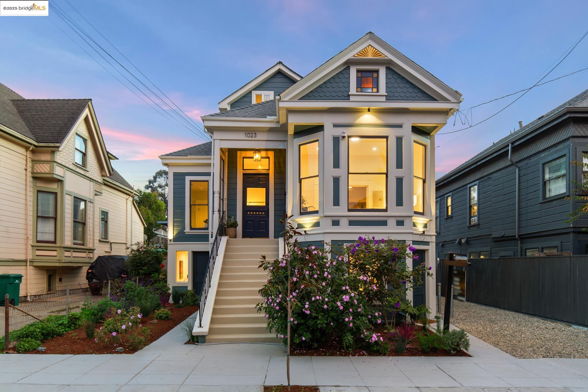 Detail Gallery Image 2 of 56 For 1023 54th St, Oakland,  CA 94608 - 6 Beds | 4 Baths