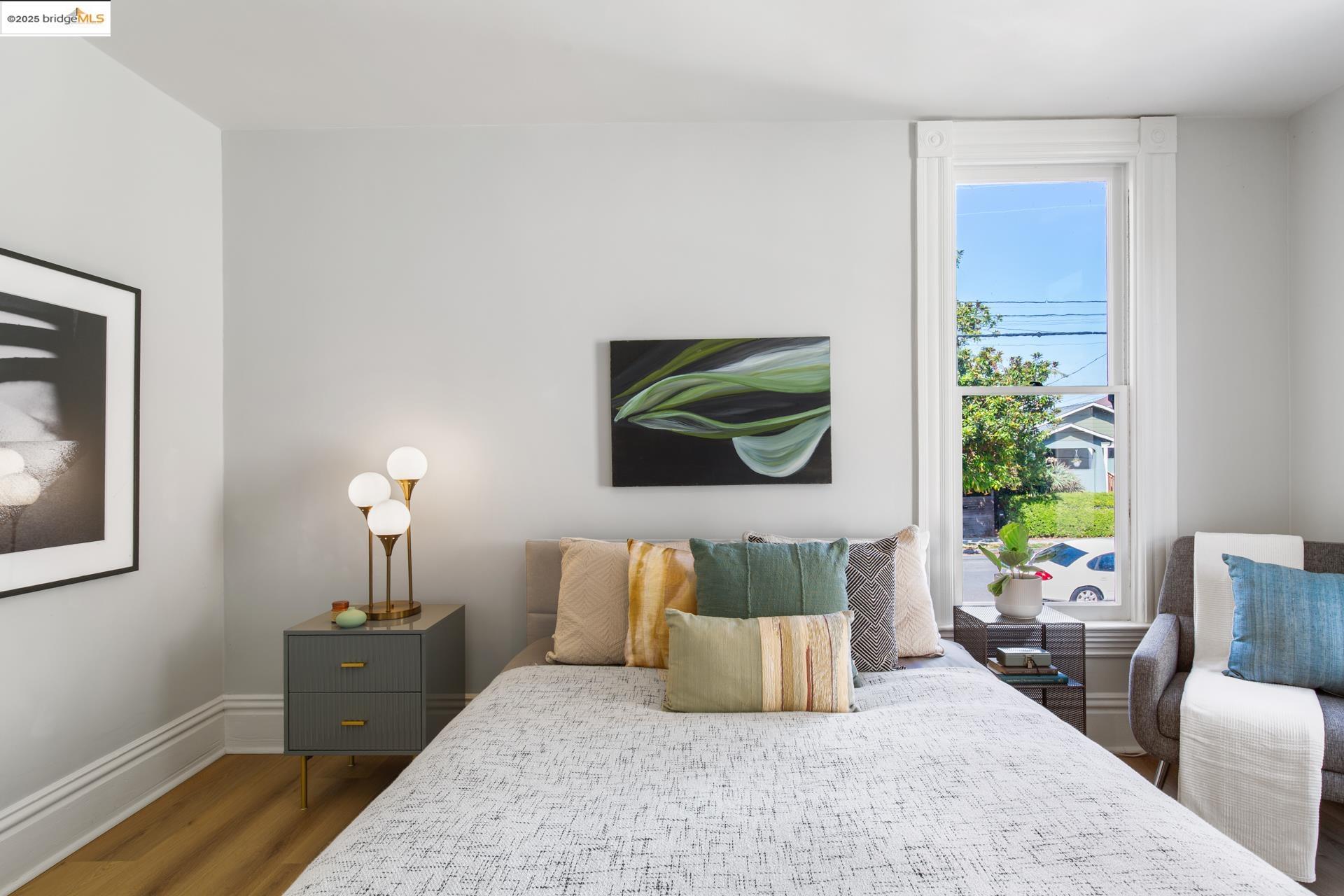 Detail Gallery Image 16 of 56 For 1023 54th St, Oakland,  CA 94608 - 6 Beds | 4 Baths