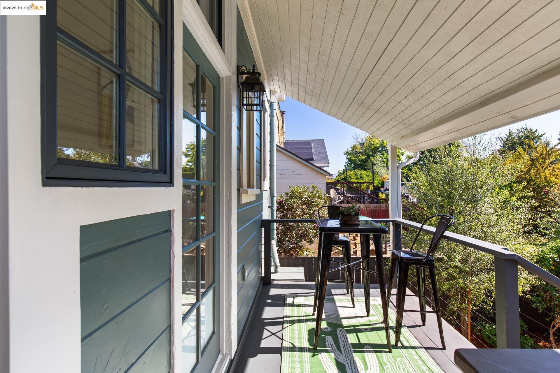 Detail Gallery Image 24 of 56 For 1023 54th St, Oakland,  CA 94608 - 6 Beds | 4 Baths