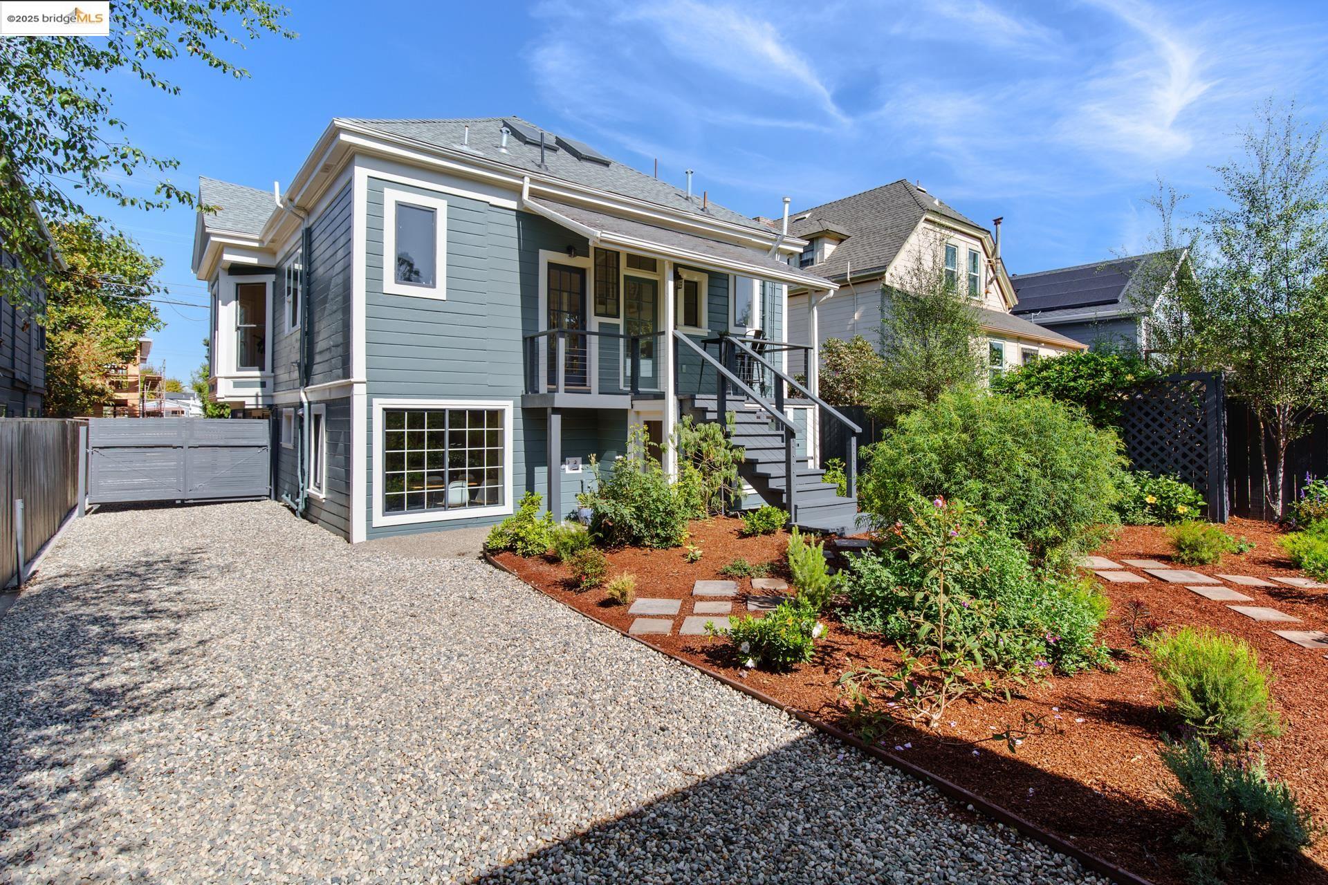 Detail Gallery Image 25 of 56 For 1023 54th St, Oakland,  CA 94608 - 6 Beds | 4 Baths