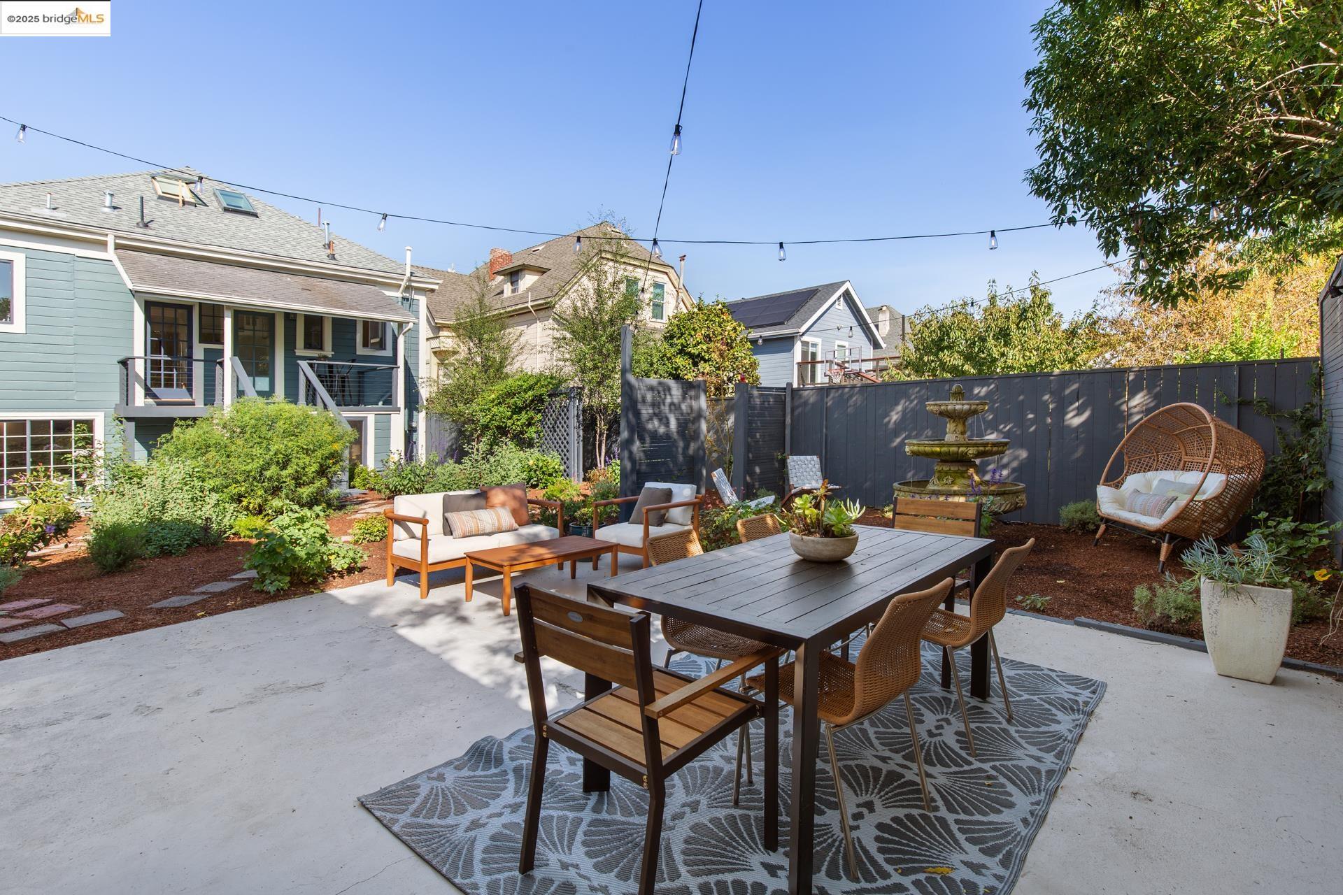 Detail Gallery Image 39 of 56 For 1023 54th St, Oakland,  CA 94608 - 6 Beds | 4 Baths