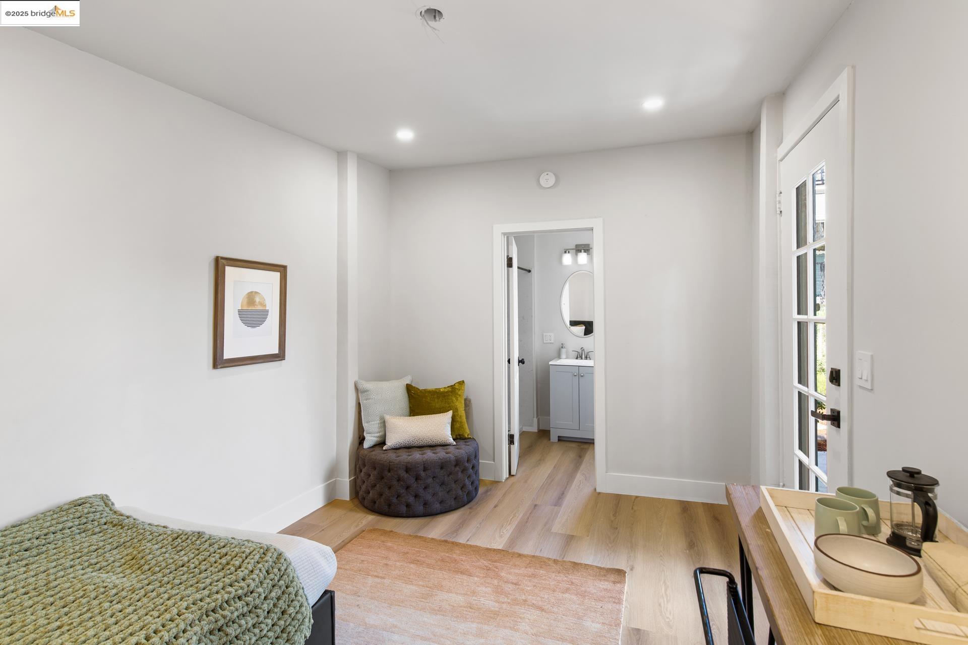 Detail Gallery Image 43 of 56 For 1023 54th St, Oakland,  CA 94608 - 6 Beds | 4 Baths