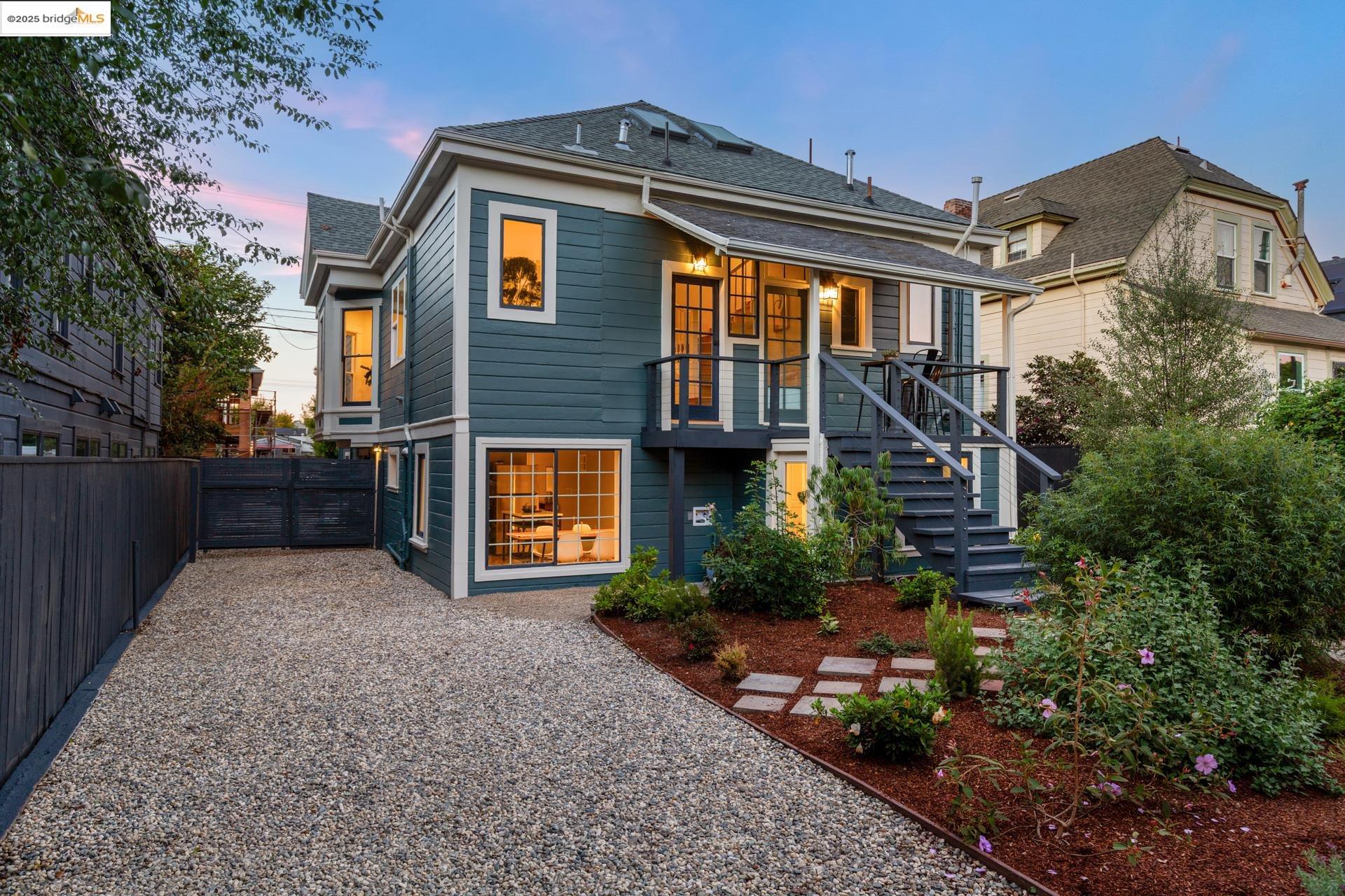 Detail Gallery Image 45 of 56 For 1023 54th St, Oakland,  CA 94608 - 6 Beds | 4 Baths