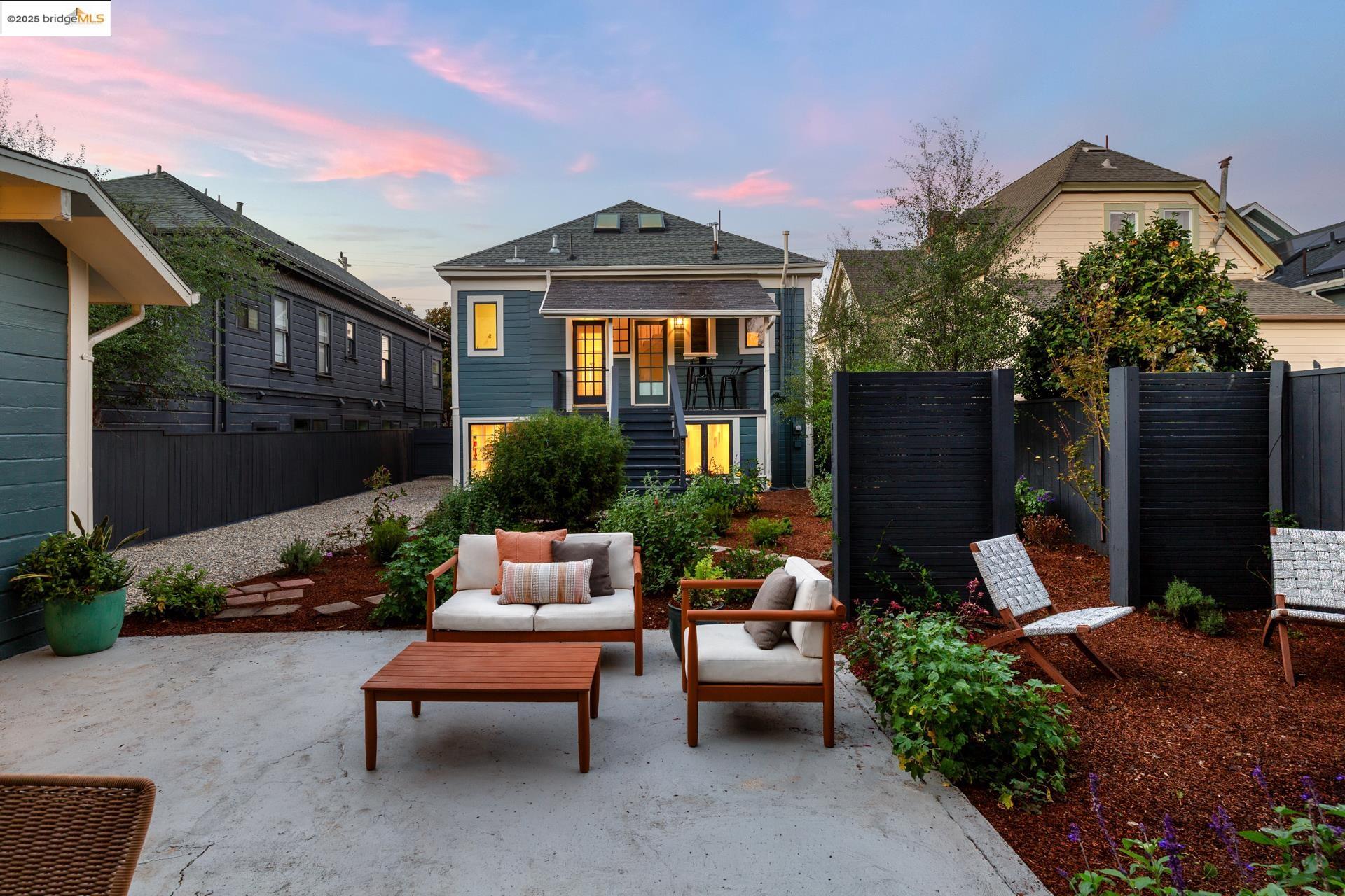 Detail Gallery Image 46 of 56 For 1023 54th St, Oakland,  CA 94608 - 6 Beds | 4 Baths