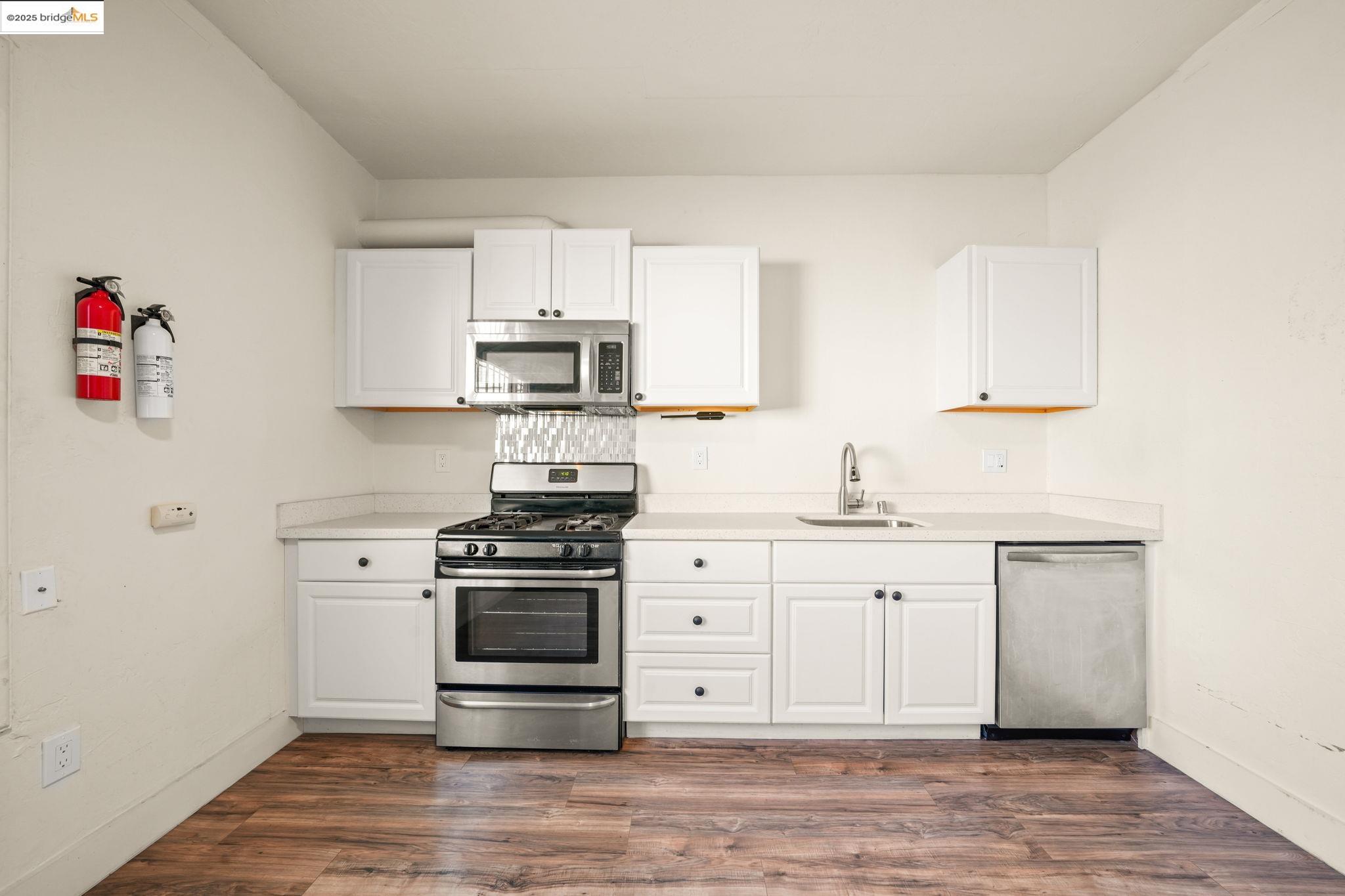 Detail Gallery Image 6 of 50 For 1440 23rd Ave, Oakland,  CA 94606 - – Beds | – Baths