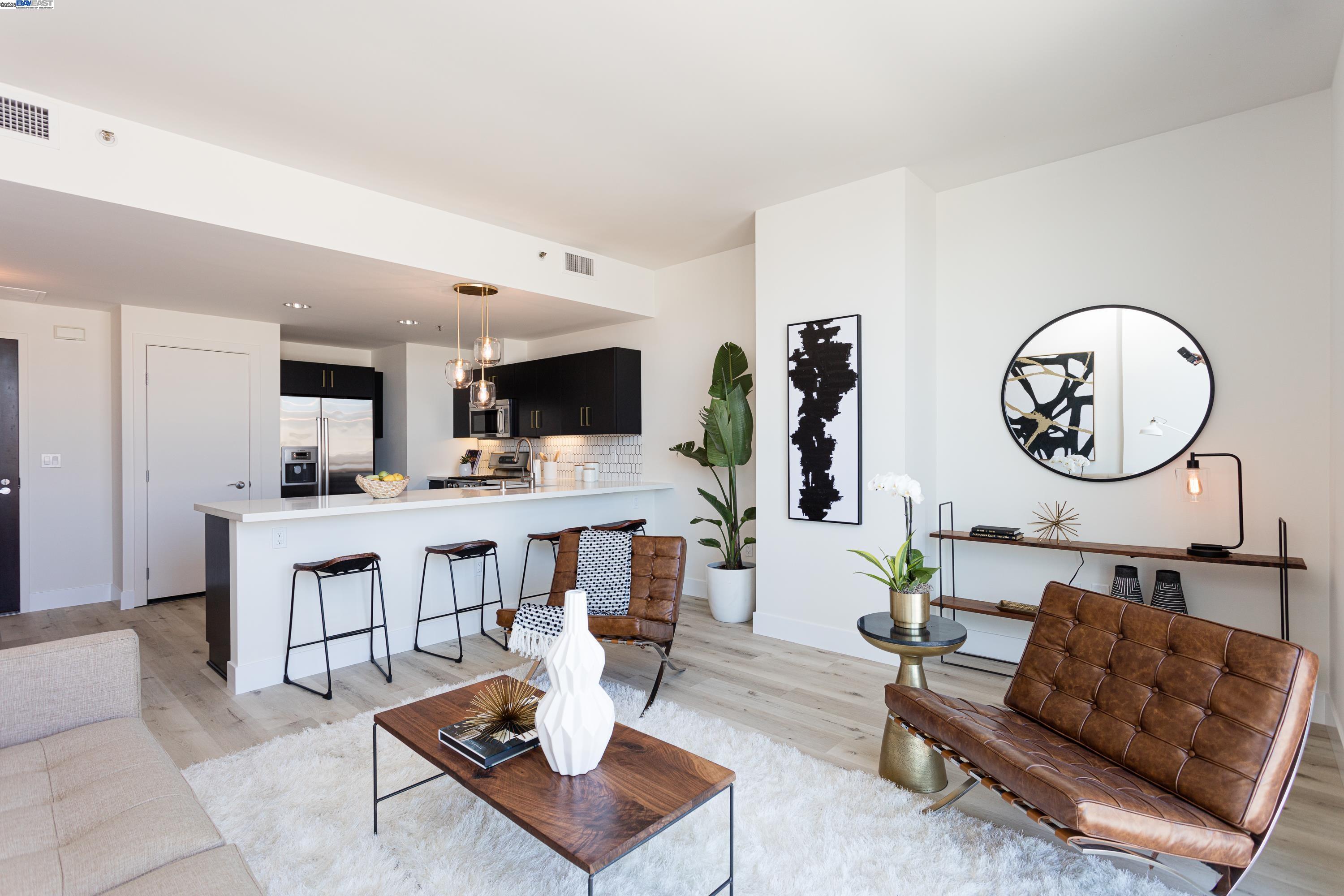 Detail Gallery Image 2 of 34 For 222 Broadway #712,  Oakland,  CA 94607 - 1 Beds | 1 Baths