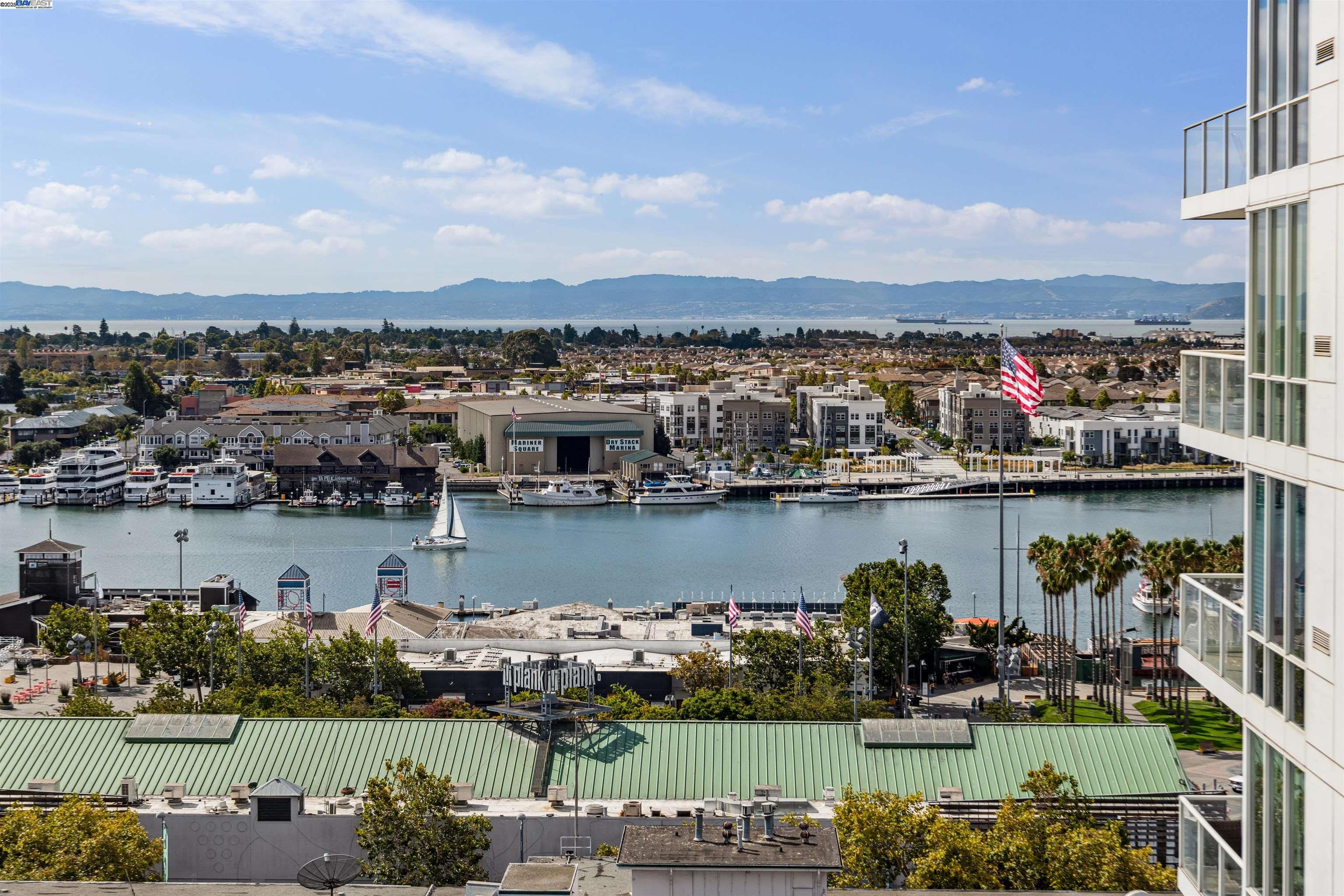 Detail Gallery Image 21 of 34 For 222 Broadway #712,  Oakland,  CA 94607 - 1 Beds | 1 Baths