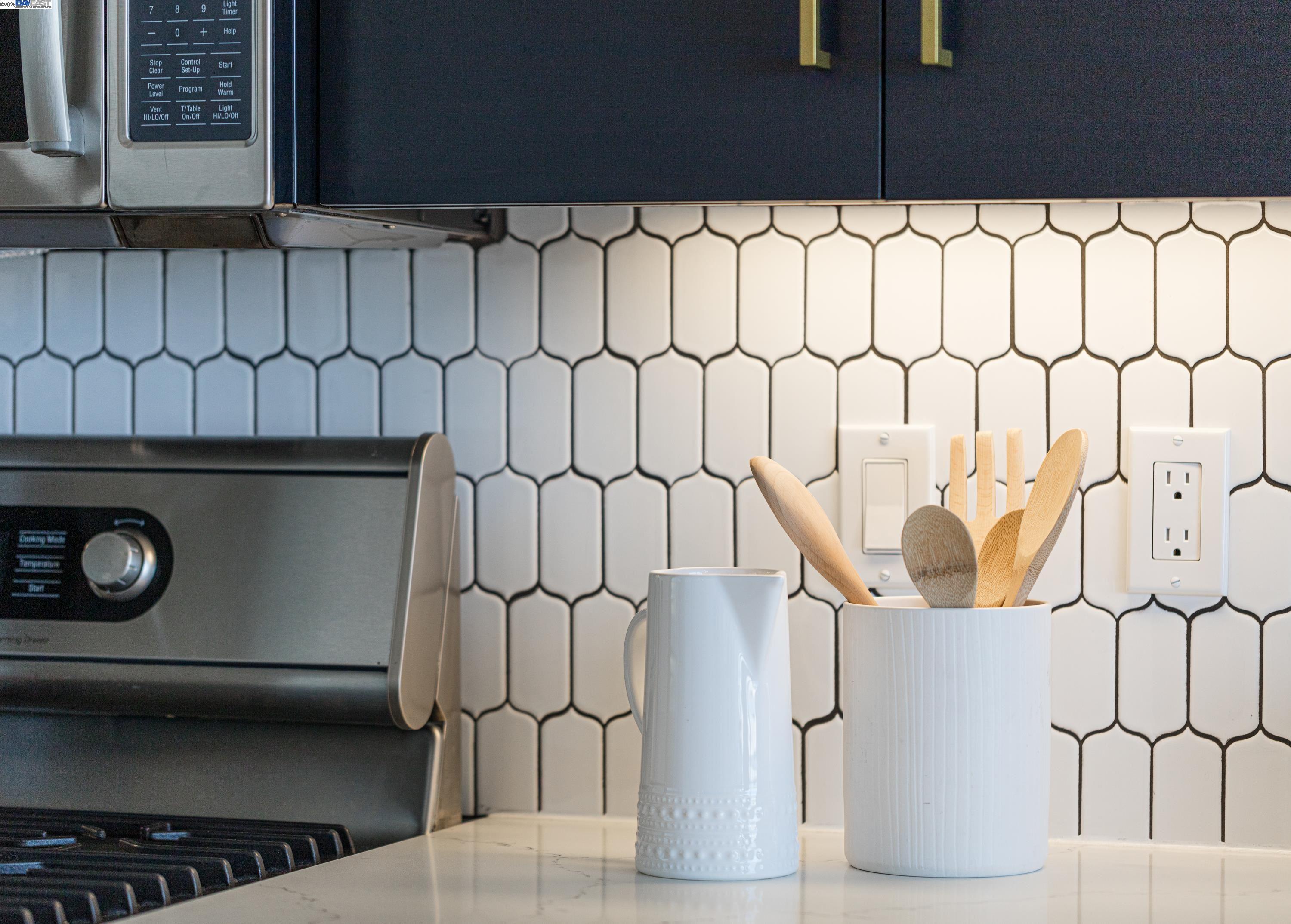 Detail Gallery Image 4 of 34 For 222 Broadway #712,  Oakland,  CA 94607 - 1 Beds | 1 Baths