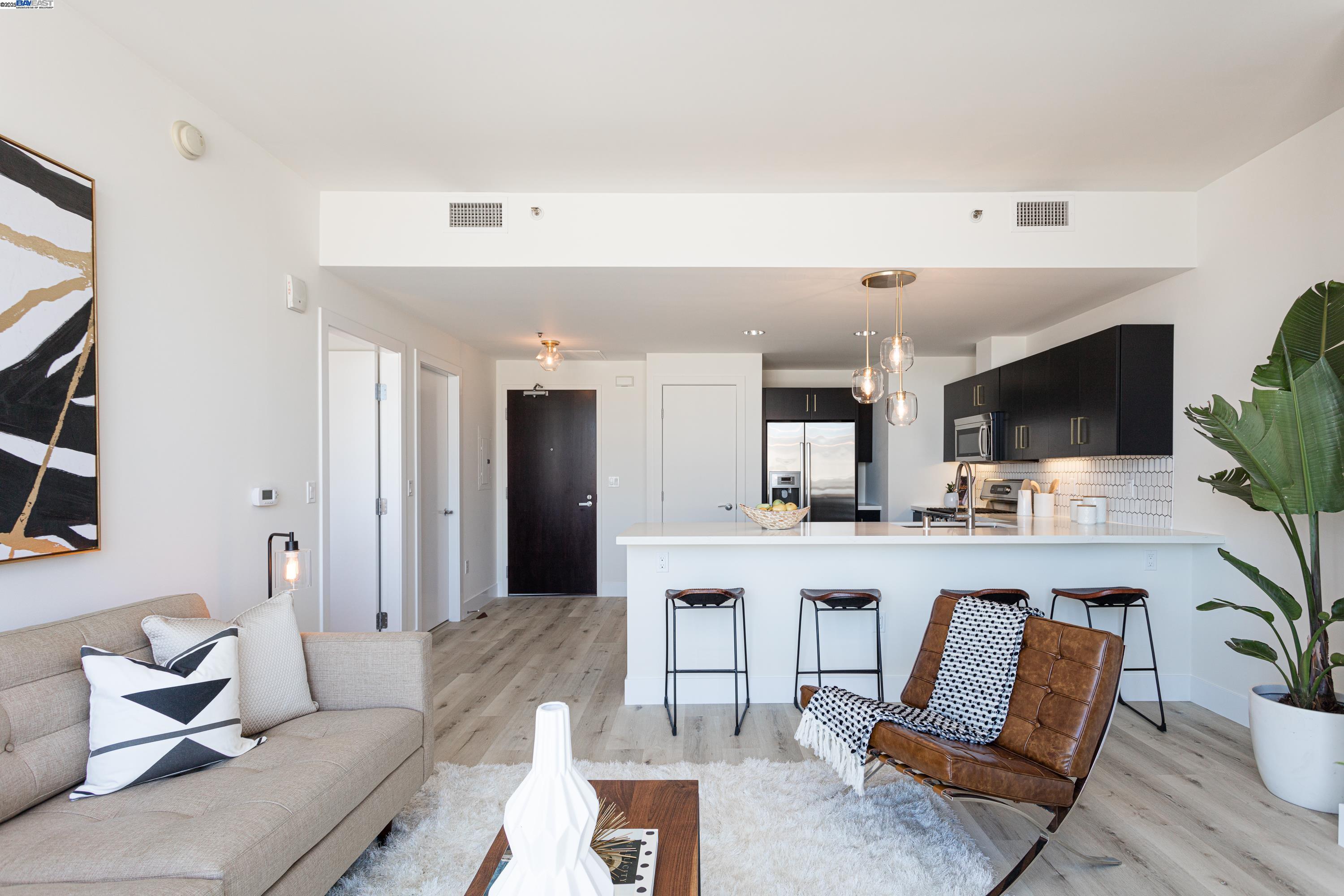 Detail Gallery Image 6 of 34 For 222 Broadway #712,  Oakland,  CA 94607 - 1 Beds | 1 Baths