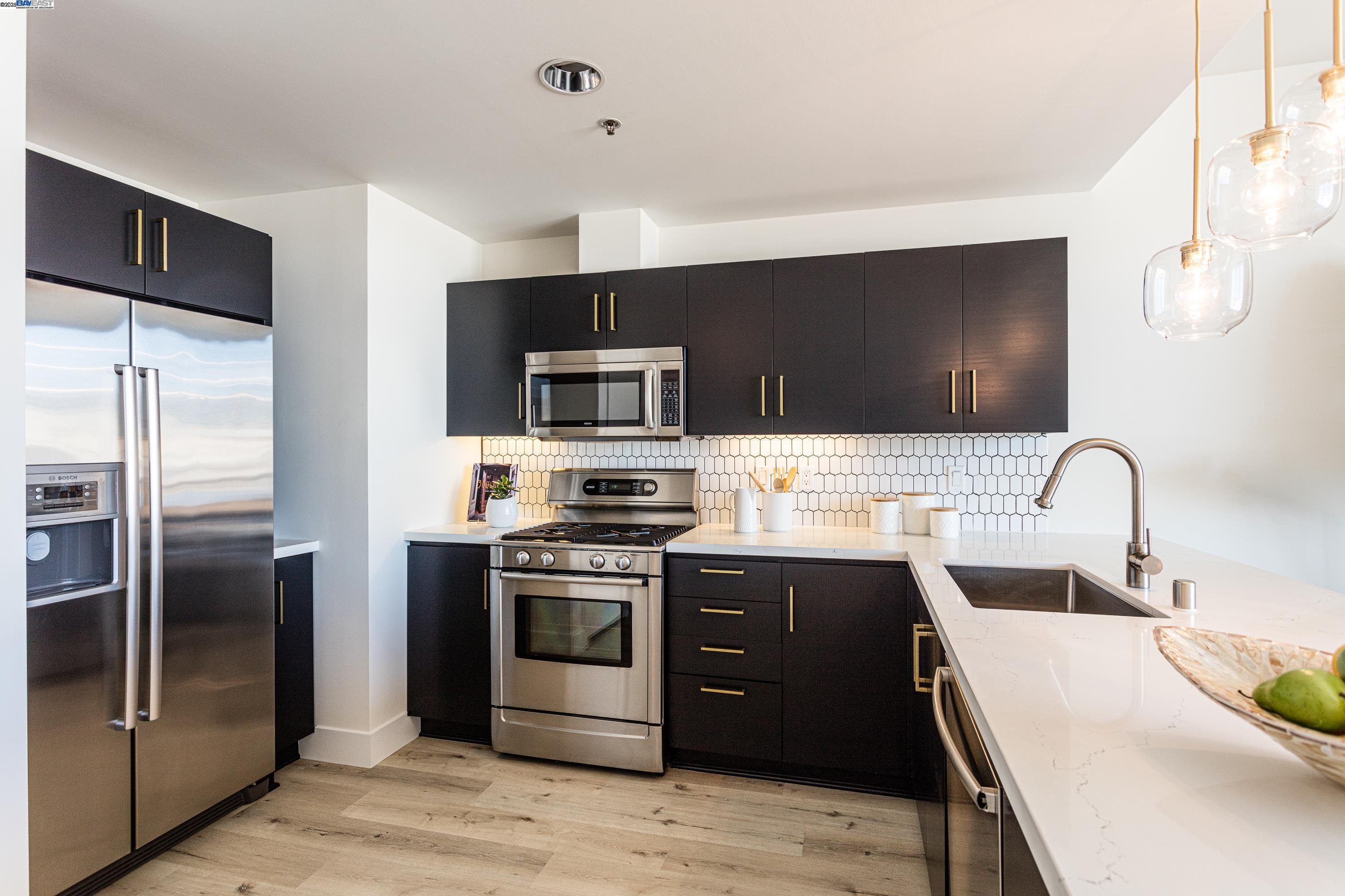 Detail Gallery Image 7 of 34 For 222 Broadway #712,  Oakland,  CA 94607 - 1 Beds | 1 Baths