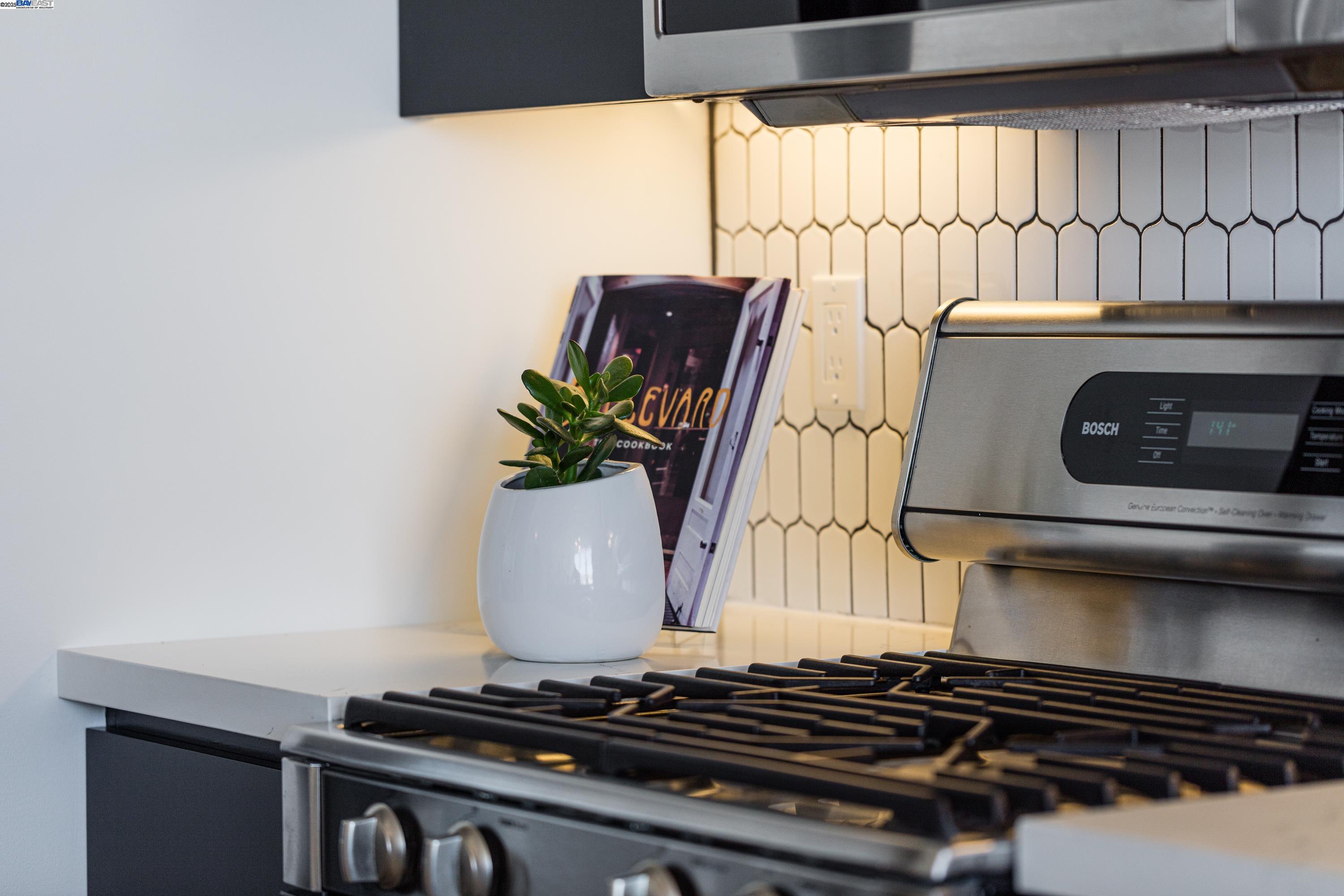 Detail Gallery Image 9 of 34 For 222 Broadway #712,  Oakland,  CA 94607 - 1 Beds | 1 Baths