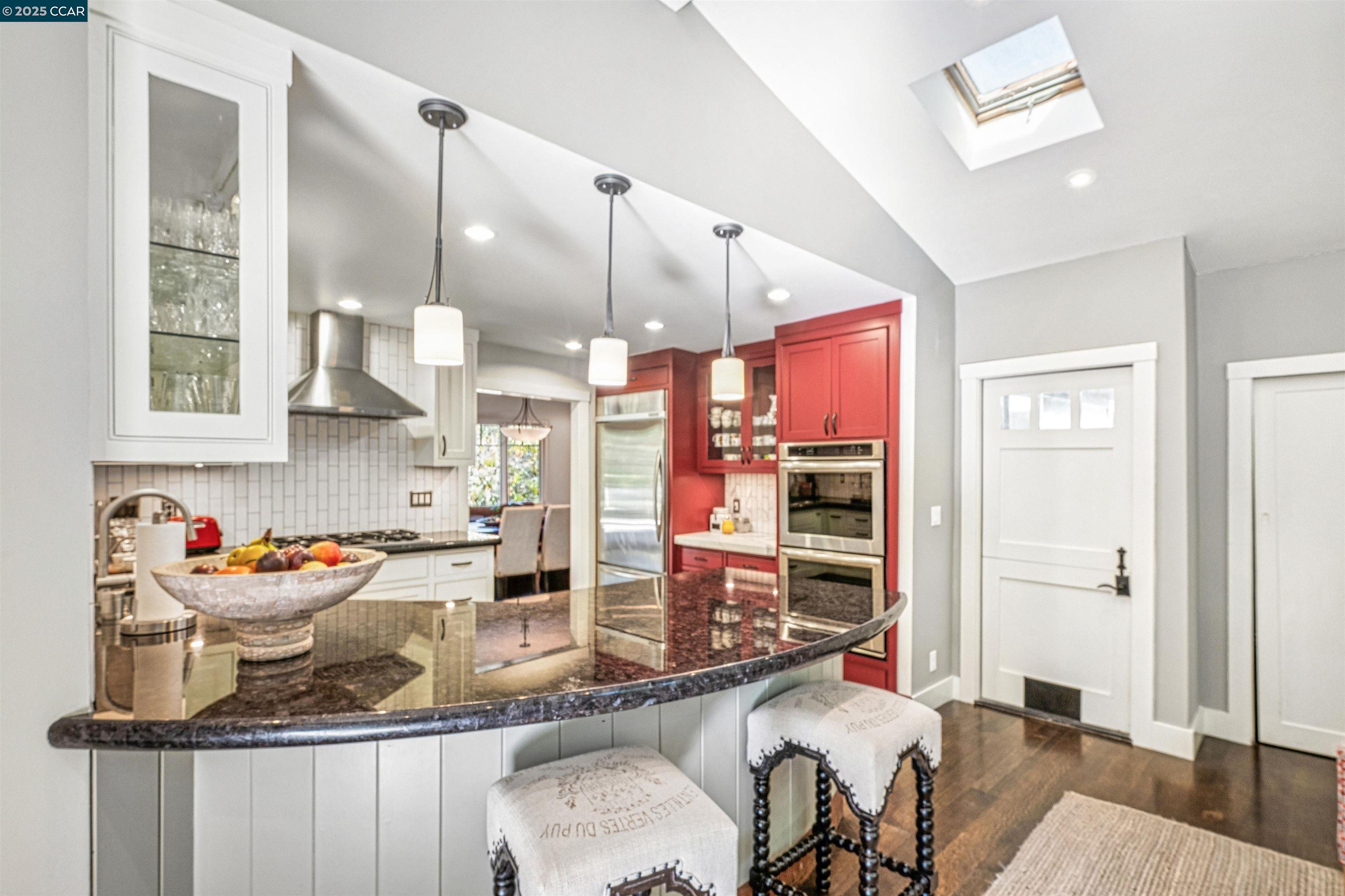 Detail Gallery Image 12 of 39 For 1126 N. Thompson Road, Lafayette,  CA 94549 - 5 Beds | 3 Baths