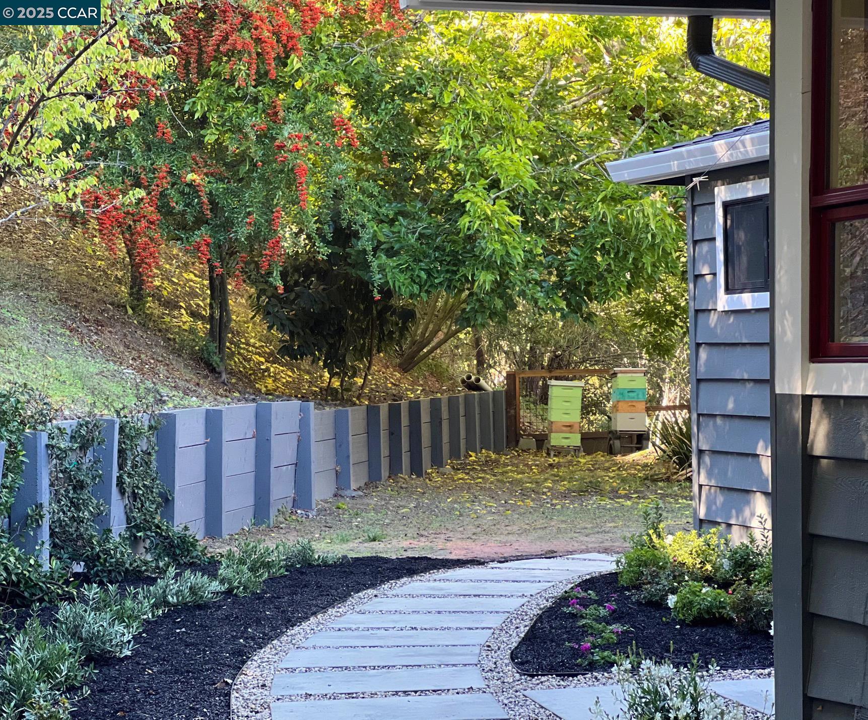 Detail Gallery Image 34 of 39 For 1126 N. Thompson Road, Lafayette,  CA 94549 - 5 Beds | 3 Baths