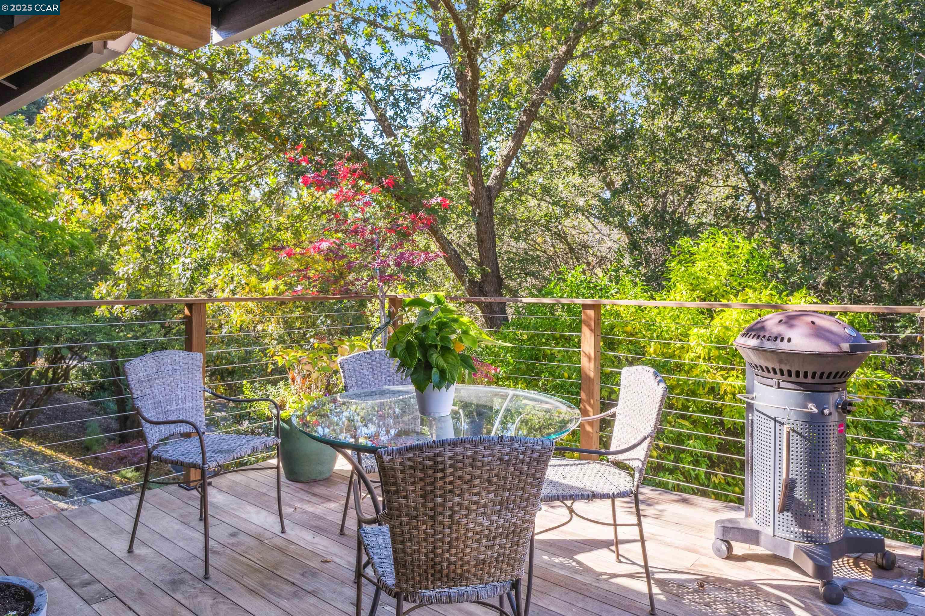 Detail Gallery Image 5 of 39 For 1126 N. Thompson Road, Lafayette,  CA 94549 - 5 Beds | 3 Baths