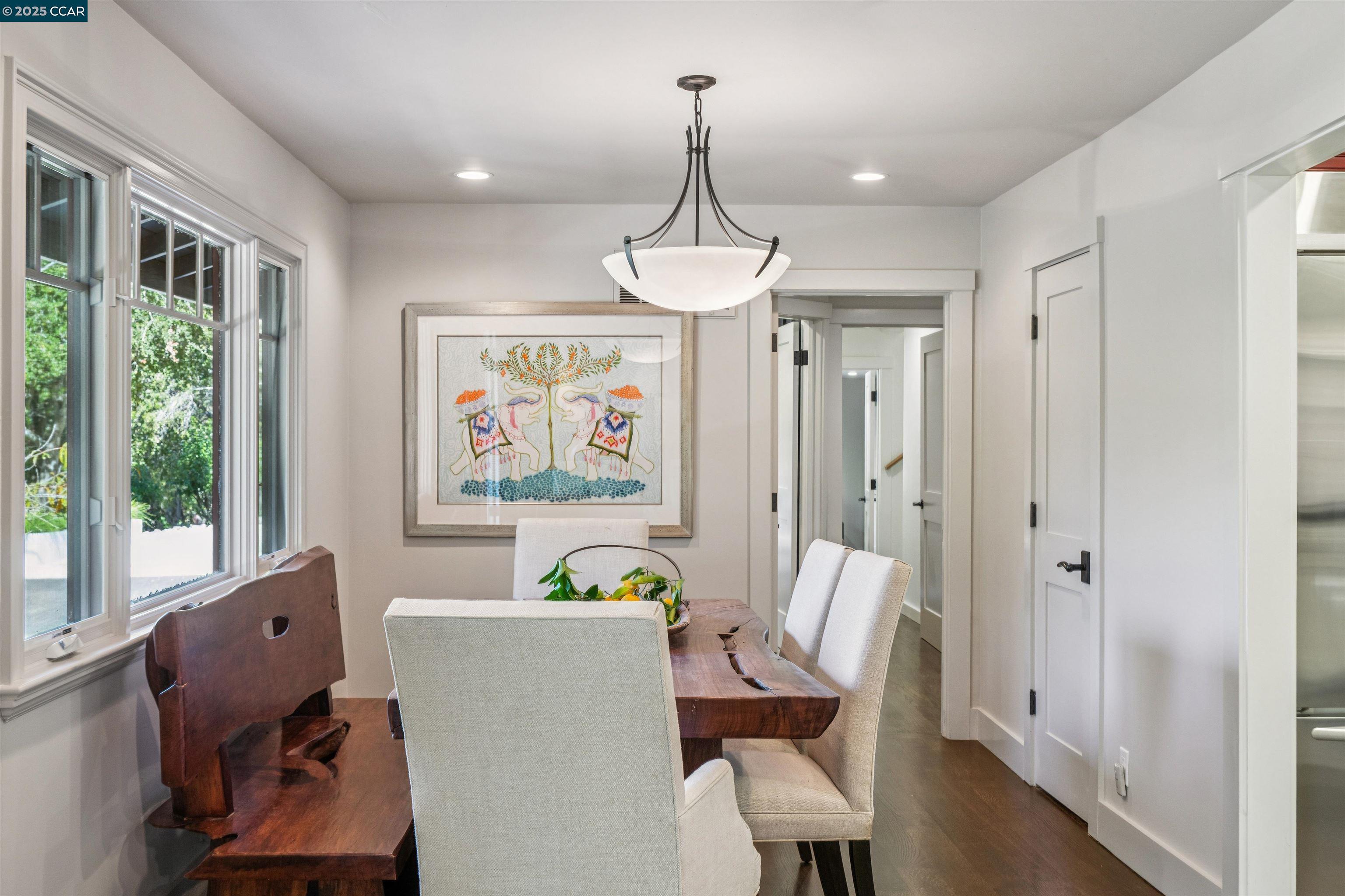 Detail Gallery Image 9 of 39 For 1126 N. Thompson Road, Lafayette,  CA 94549 - 5 Beds | 3 Baths