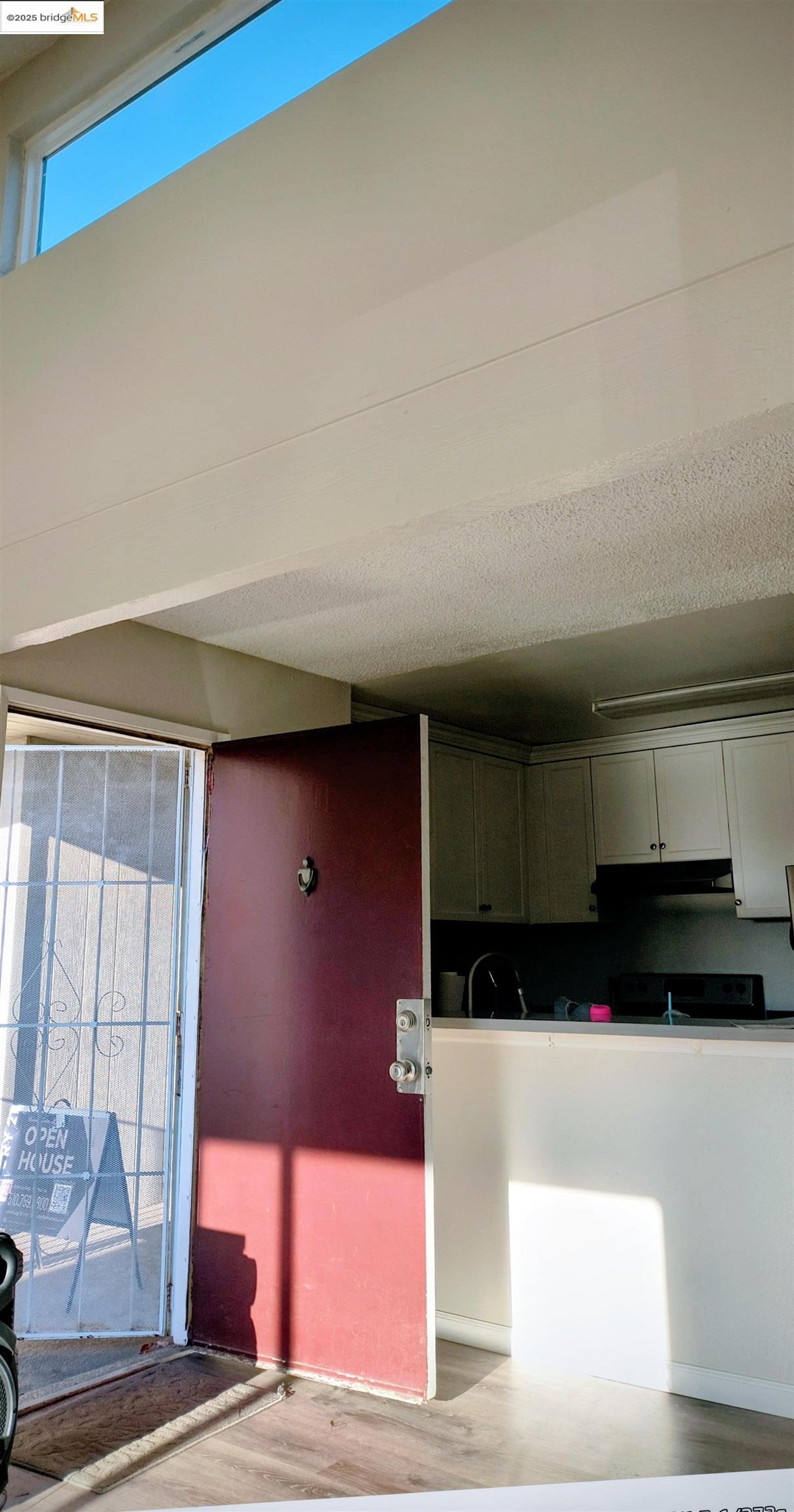 Detail Gallery Image 2 of 28 For 1333 N Camino Alto #249,  Vallejo,  CA 94589 - 3 Beds | 2 Baths