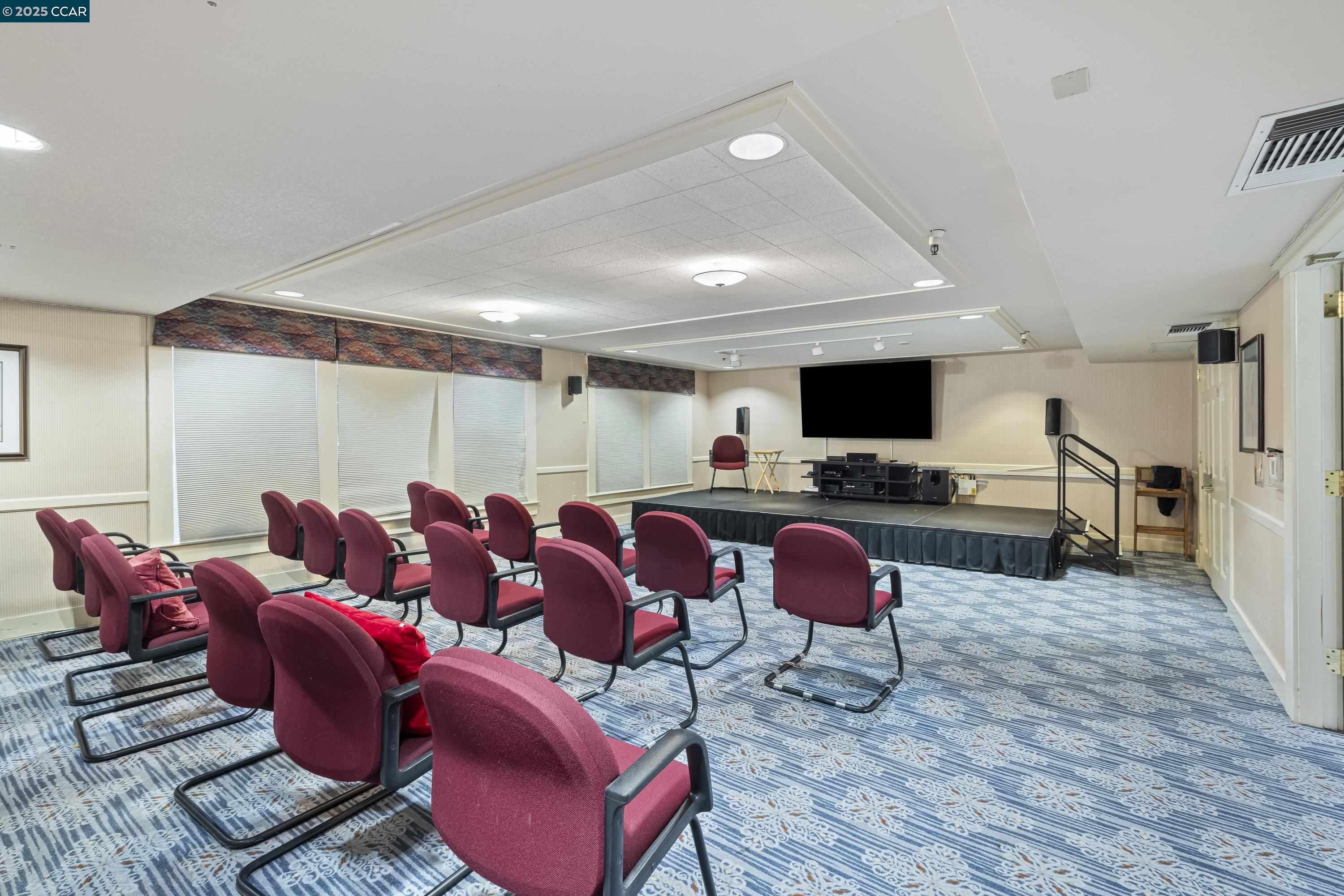 Detail Gallery Image 20 of 27 For 1840 Tice Creek Dr #2305,  Walnut Creek,  CA 94595 - 2 Beds | 1/1 Baths