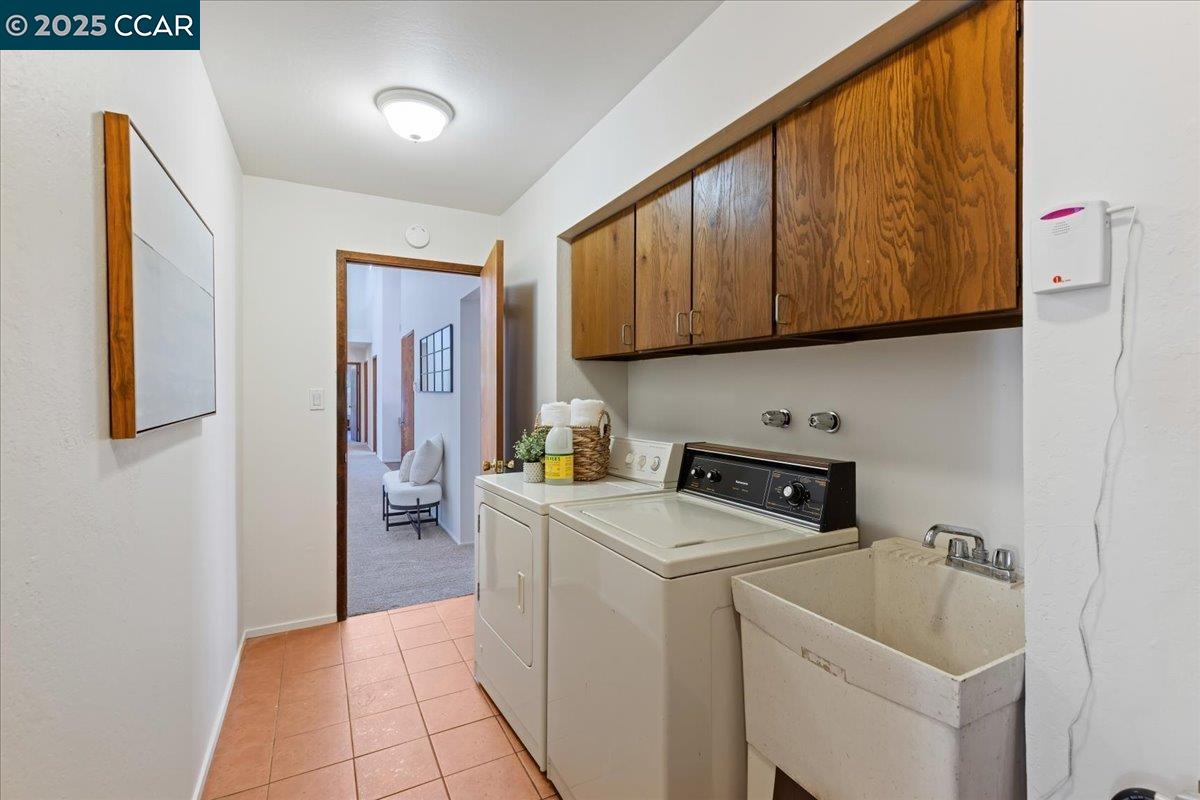 Detail Gallery Image 10 of 17 For 4 Wanda Ln, Orinda,  CA 94563 - 4 Beds | 2/1 Baths