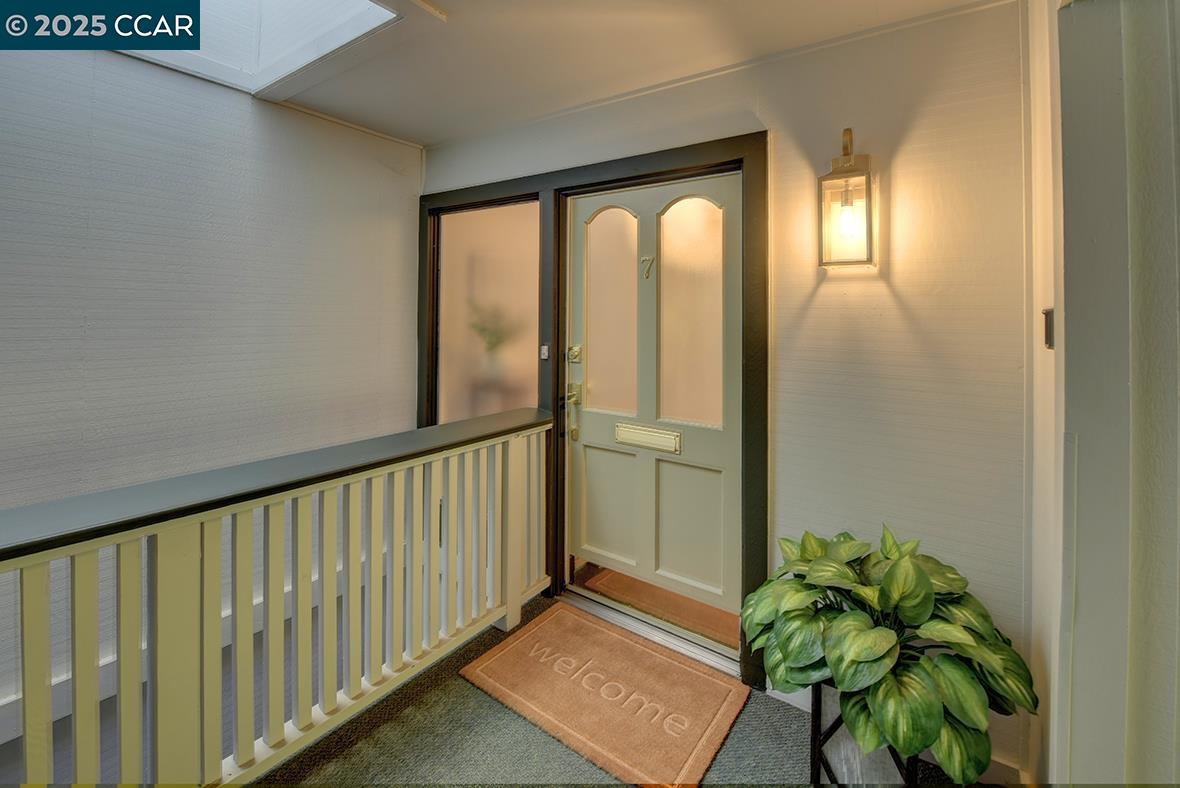 Detail Gallery Image 3 of 48 For 1441 Oakmont Dr #7,  Walnut Creek,  CA 94595 - 2 Beds | 1 Baths