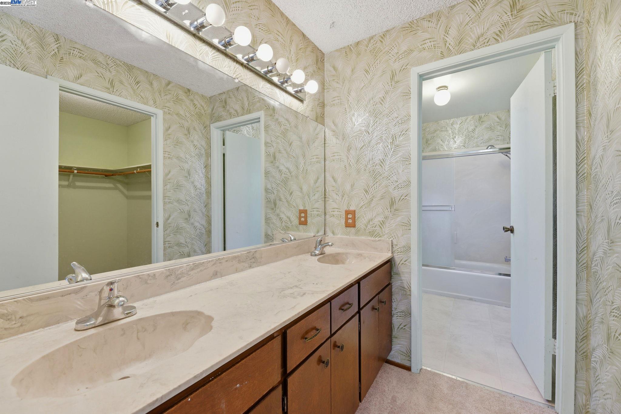 Detail Gallery Image 19 of 46 For 85 Sequoyah View, Oakland,  CA 94605 - 4 Beds | 3 Baths