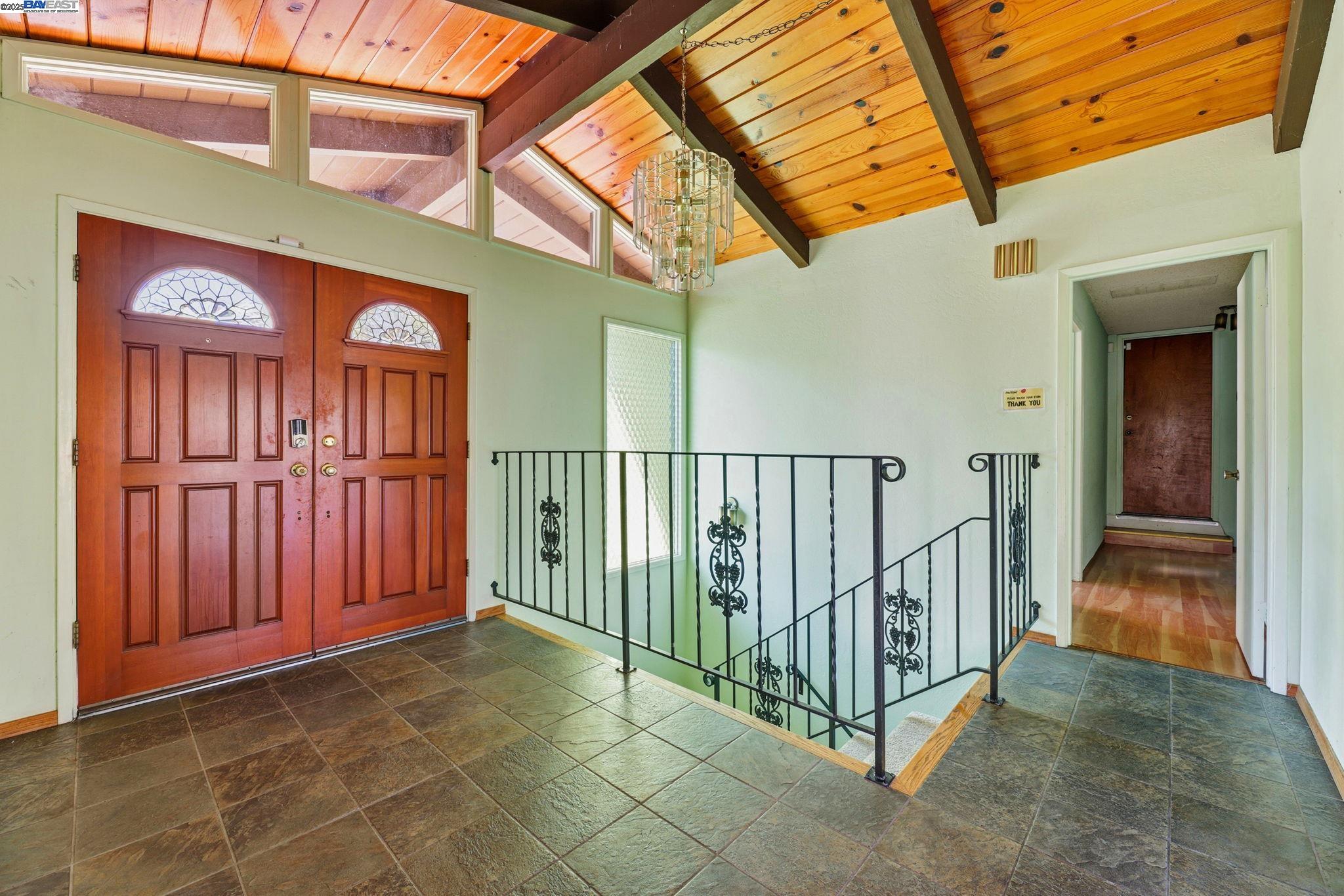 Detail Gallery Image 3 of 46 For 85 Sequoyah View, Oakland,  CA 94605 - 4 Beds | 3 Baths