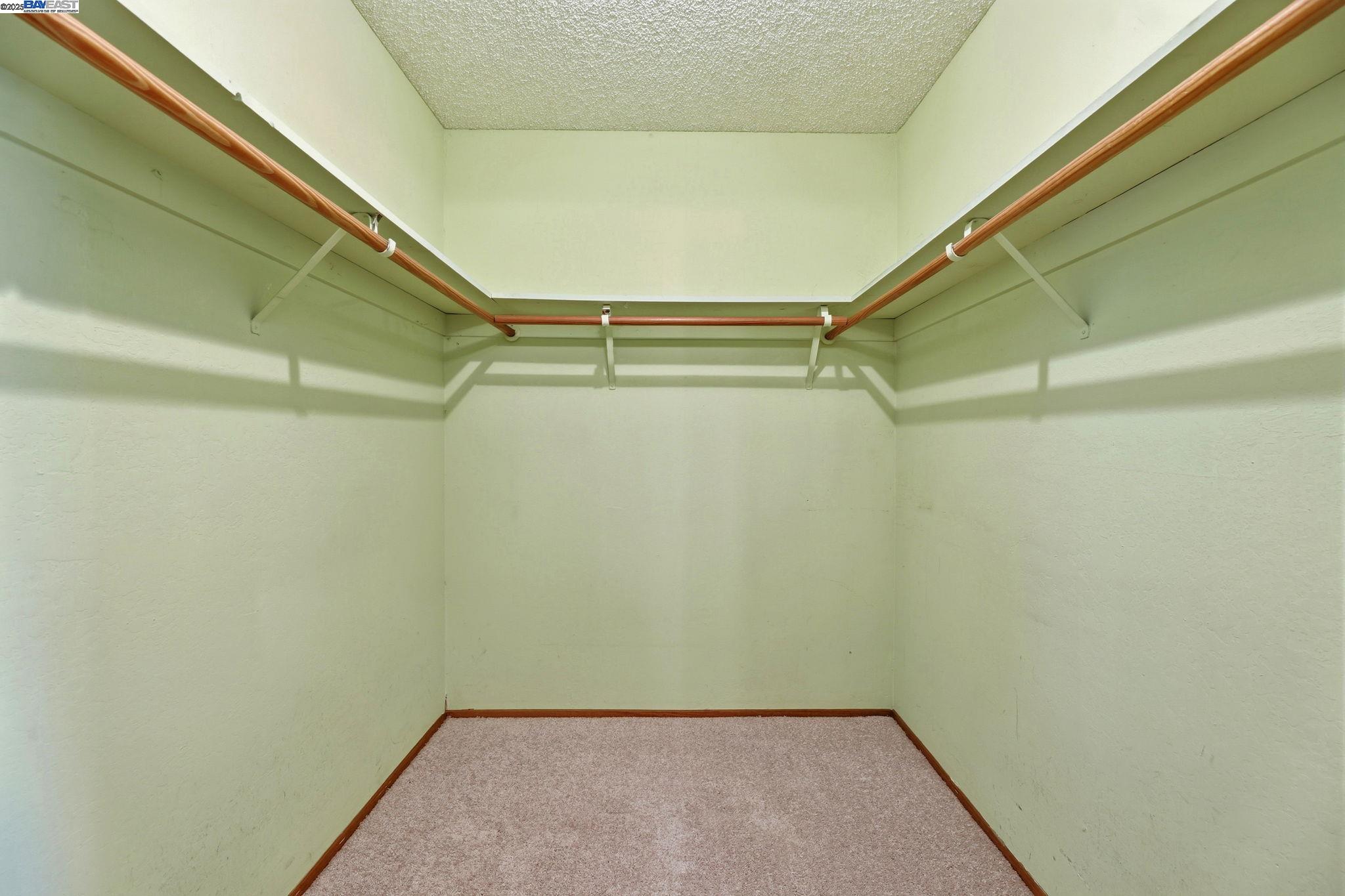 Detail Gallery Image 22 of 46 For 85 Sequoyah View, Oakland,  CA 94605 - 4 Beds | 3 Baths