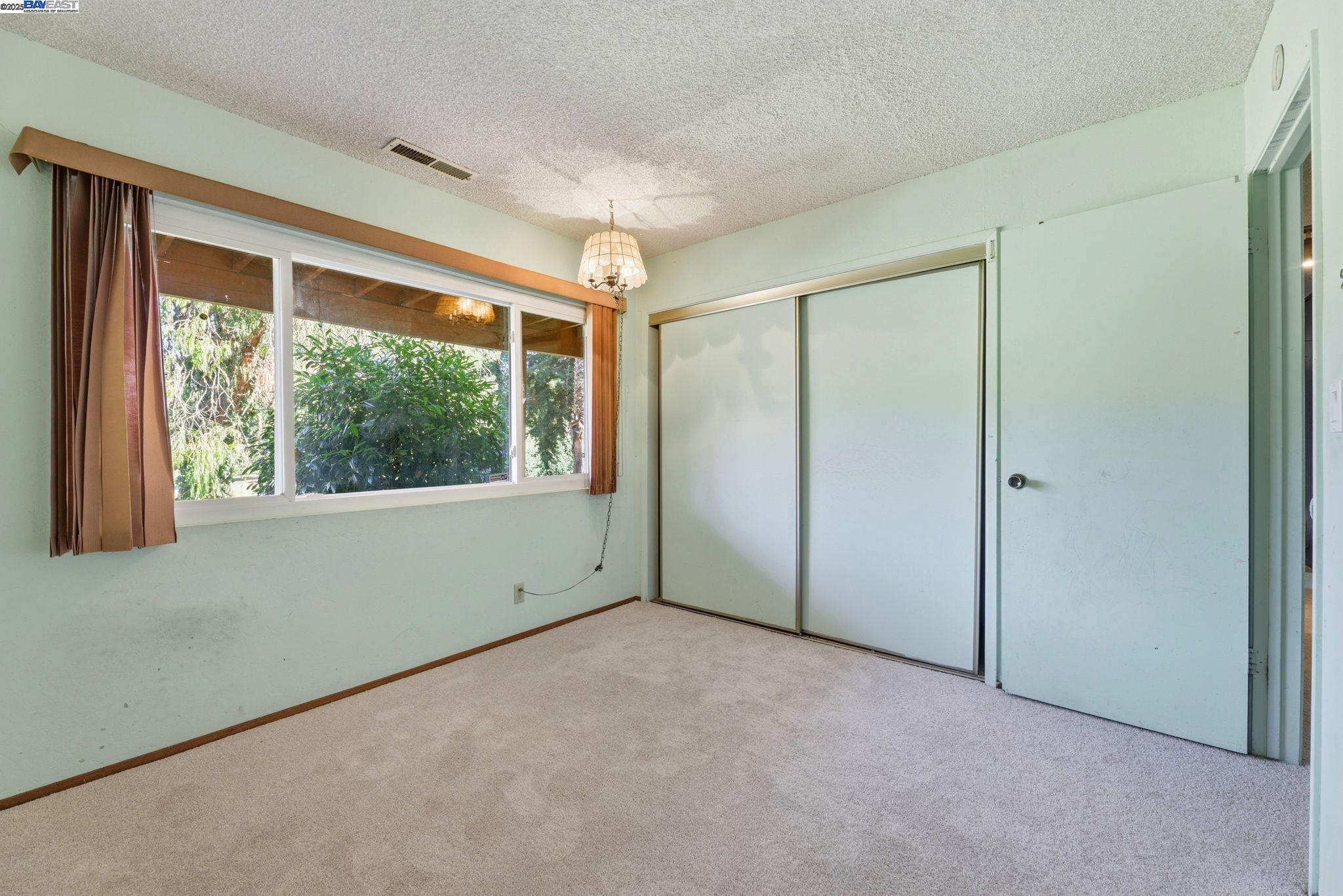 Detail Gallery Image 24 of 46 For 85 Sequoyah View, Oakland,  CA 94605 - 4 Beds | 3 Baths