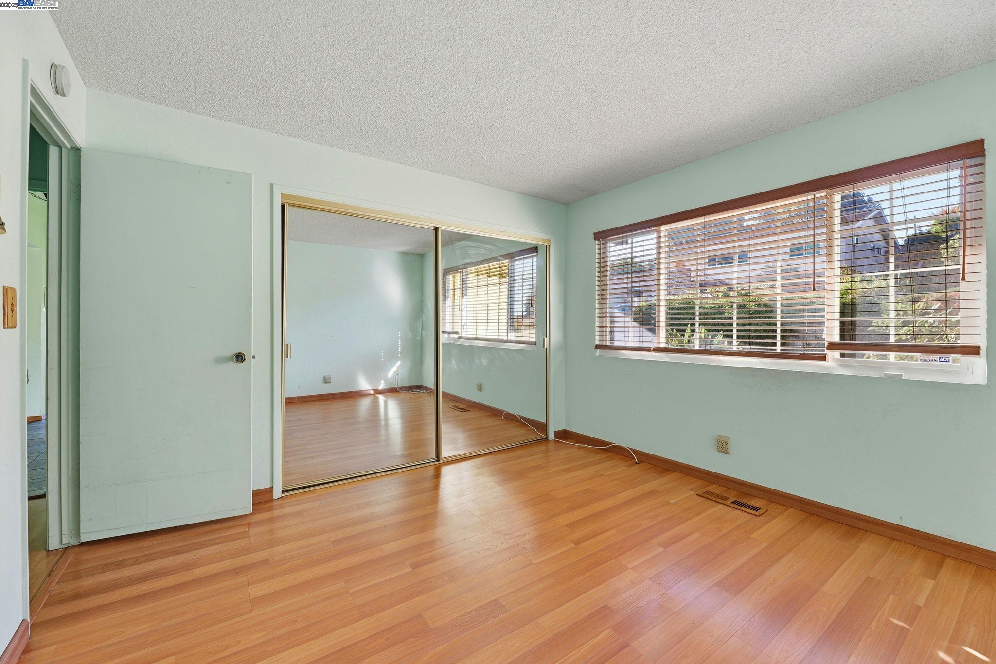 Detail Gallery Image 30 of 46 For 85 Sequoyah View, Oakland,  CA 94605 - 4 Beds | 3 Baths