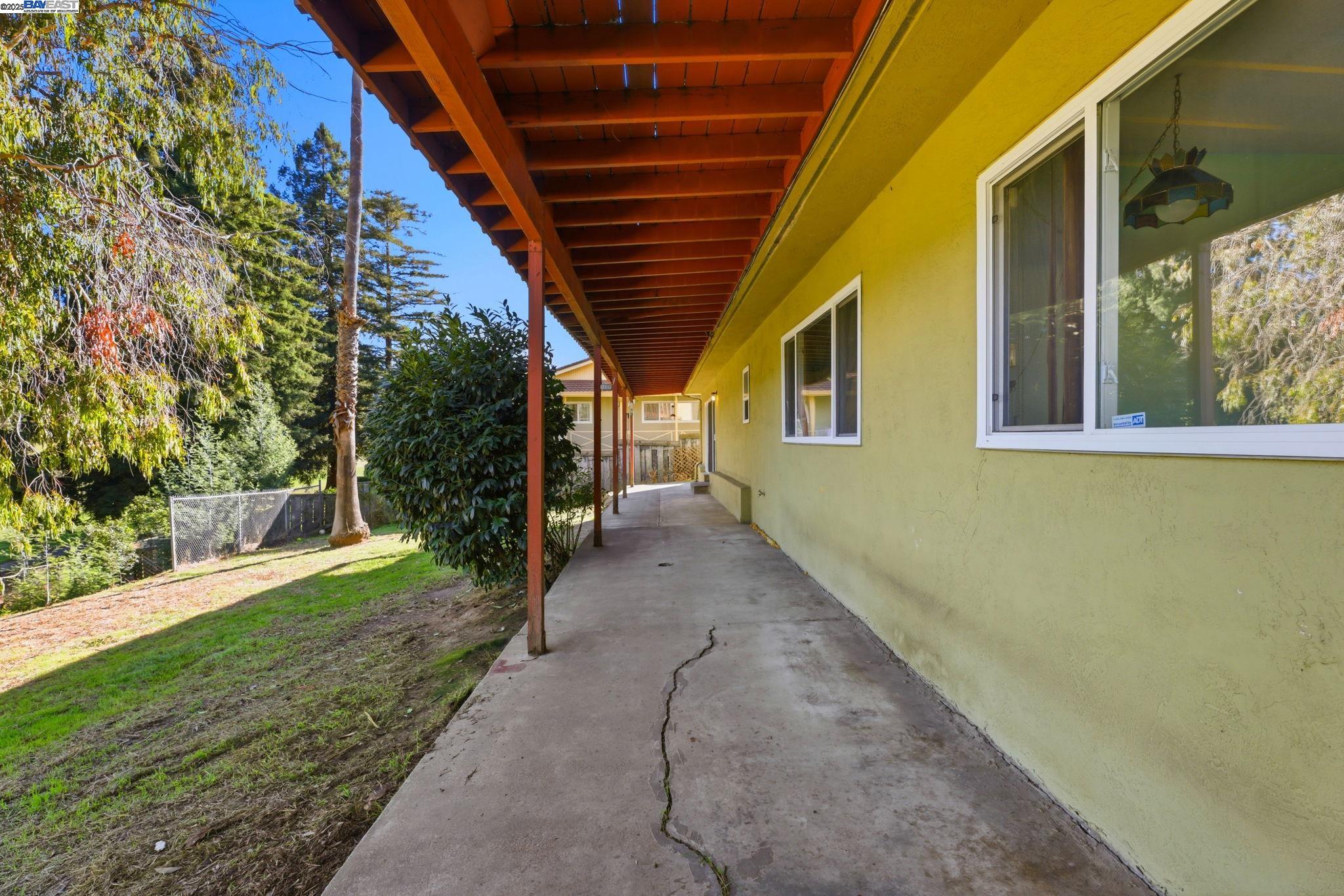 Detail Gallery Image 40 of 46 For 85 Sequoyah View, Oakland,  CA 94605 - 4 Beds | 3 Baths