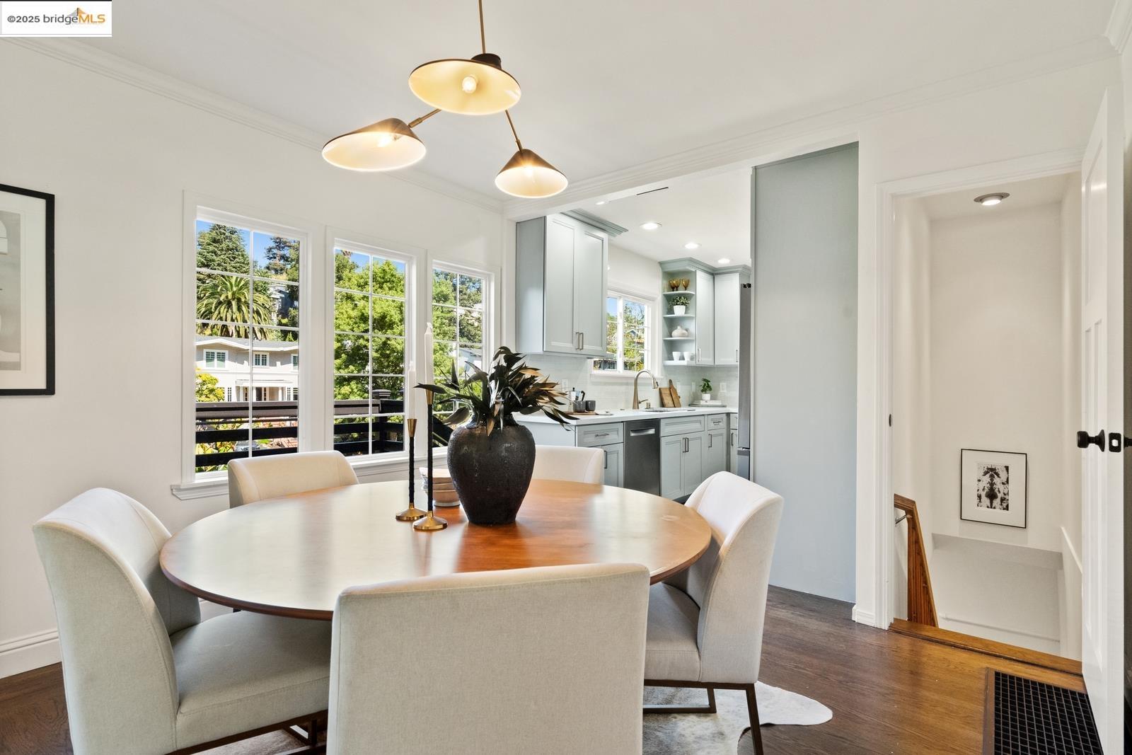 Detail Gallery Image 15 of 54 For 667 Mandana Blvd, Oakland,  CA 94610 - 3 Beds | 3 Baths