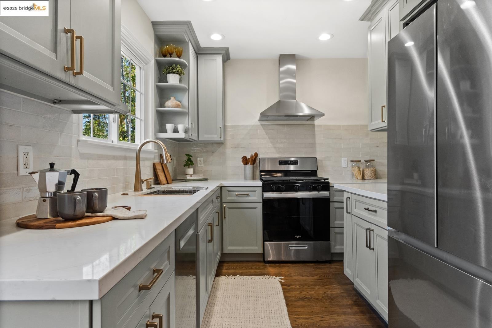 Detail Gallery Image 20 of 54 For 667 Mandana Blvd, Oakland,  CA 94610 - 3 Beds | 3 Baths