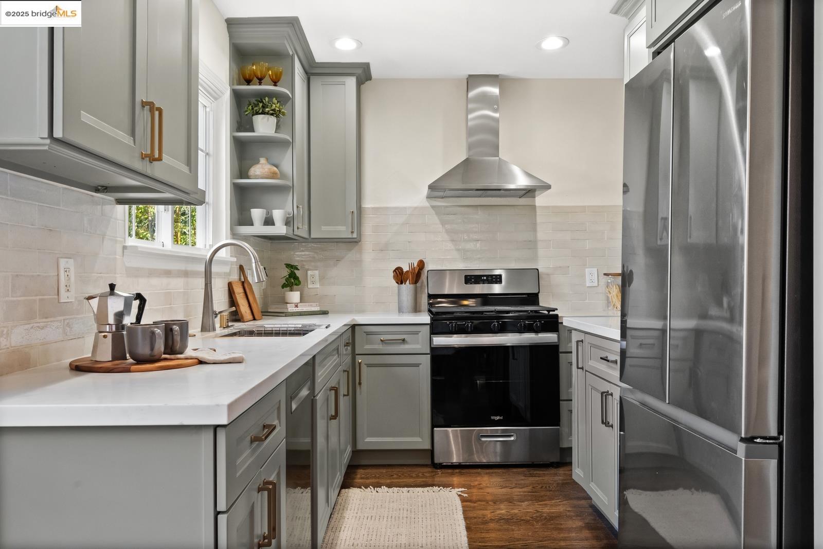 Detail Gallery Image 21 of 54 For 667 Mandana Blvd, Oakland,  CA 94610 - 3 Beds | 3 Baths